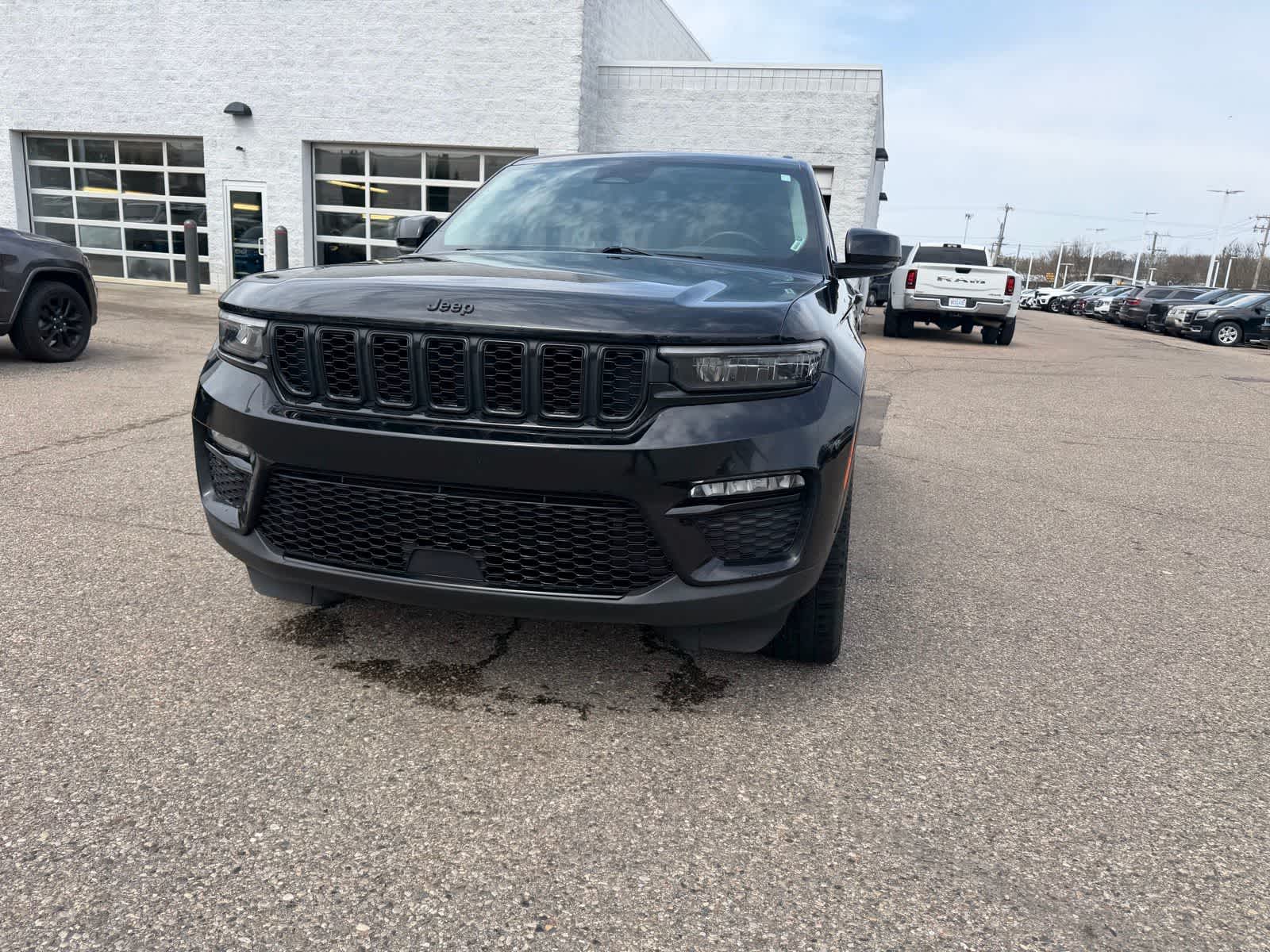 Thumbnail: 2023 Jeep Grand Cherokee - 6