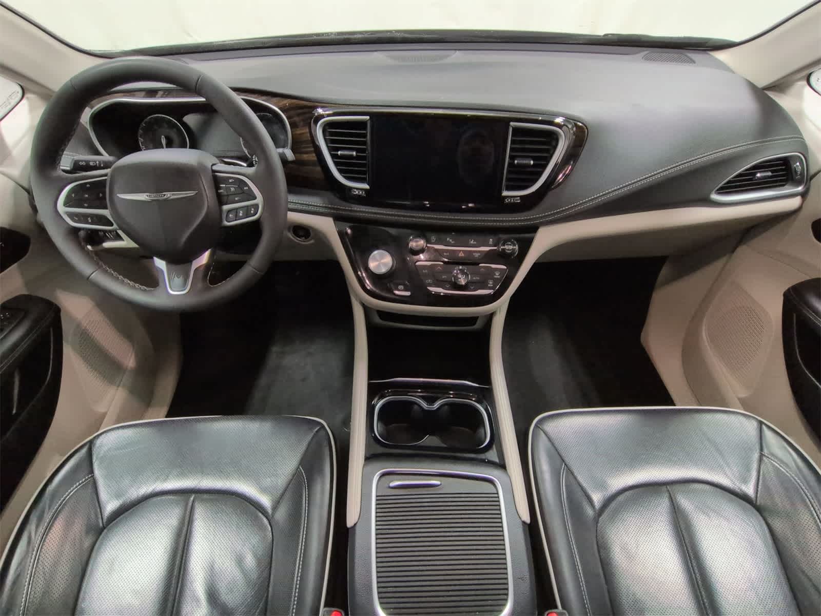 Thumbnail: 2024 Chrysler Pacifica - 16