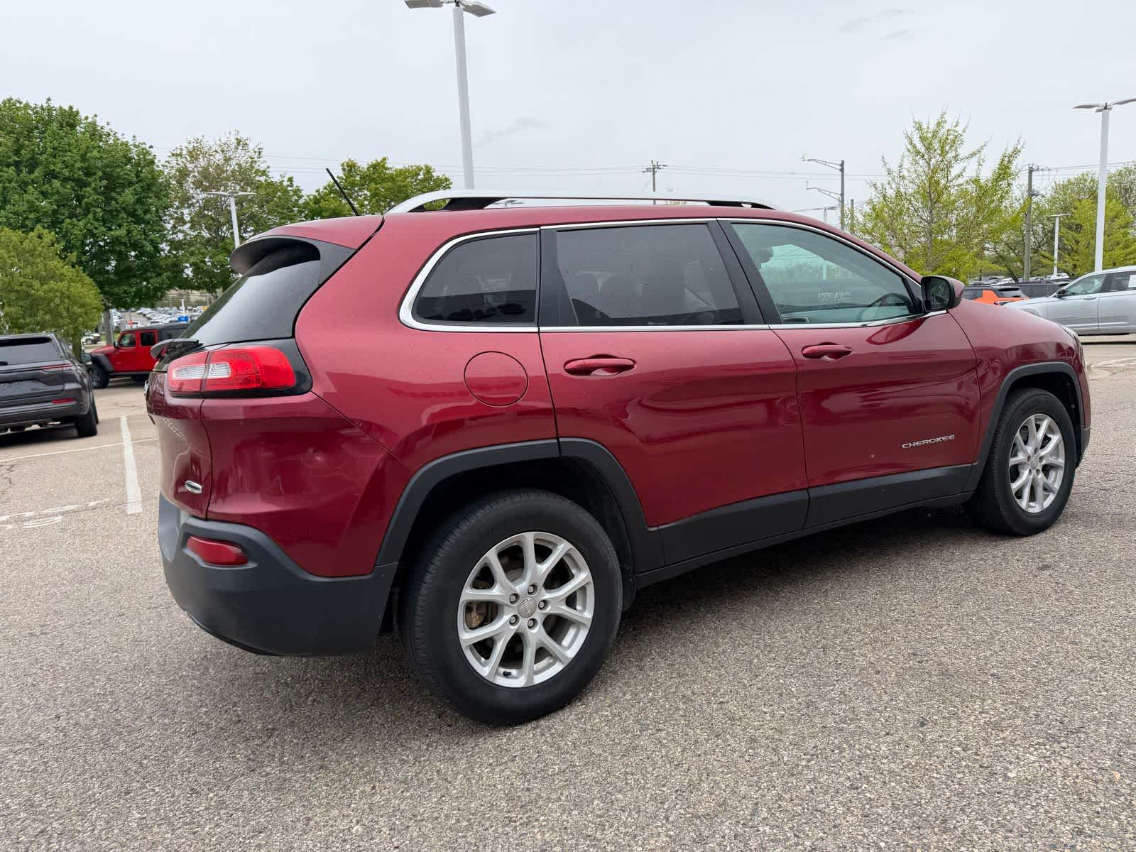 Thumbnail: 2015 Jeep Cherokee - 16