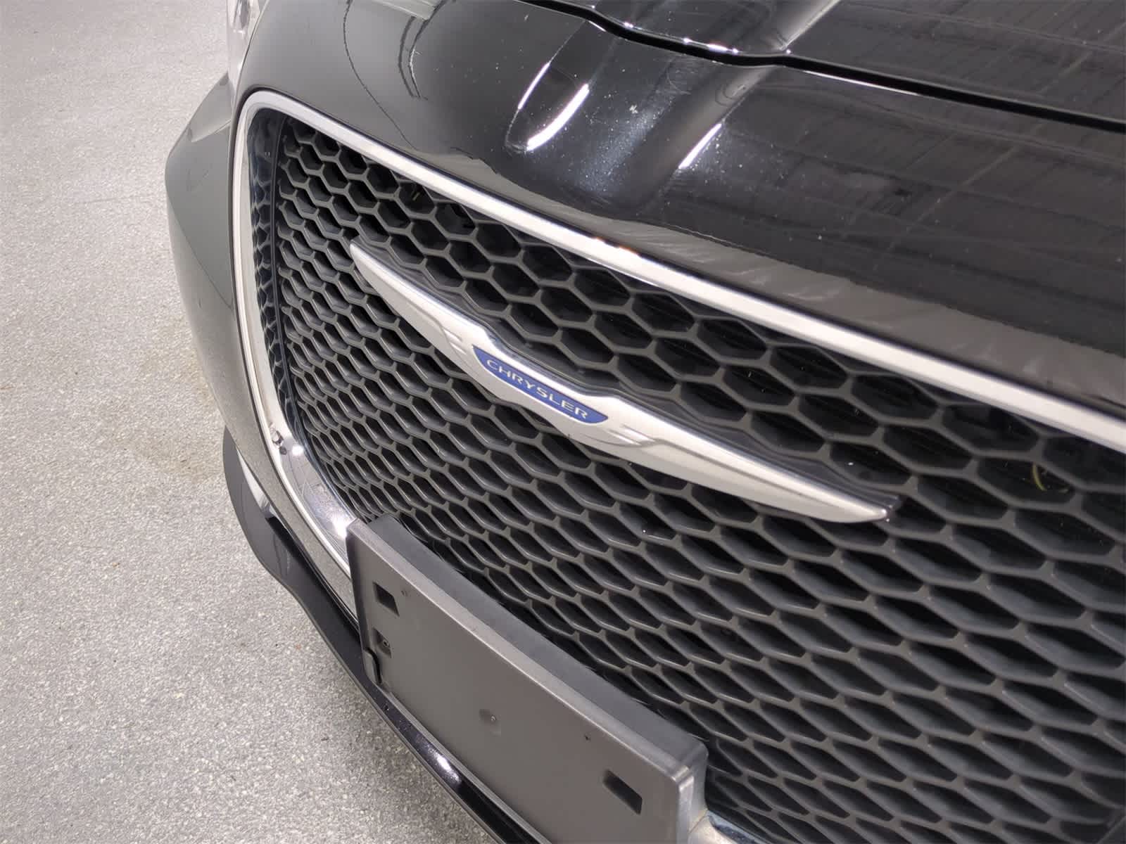 Thumbnail: 2023 Chrysler 300 - 12