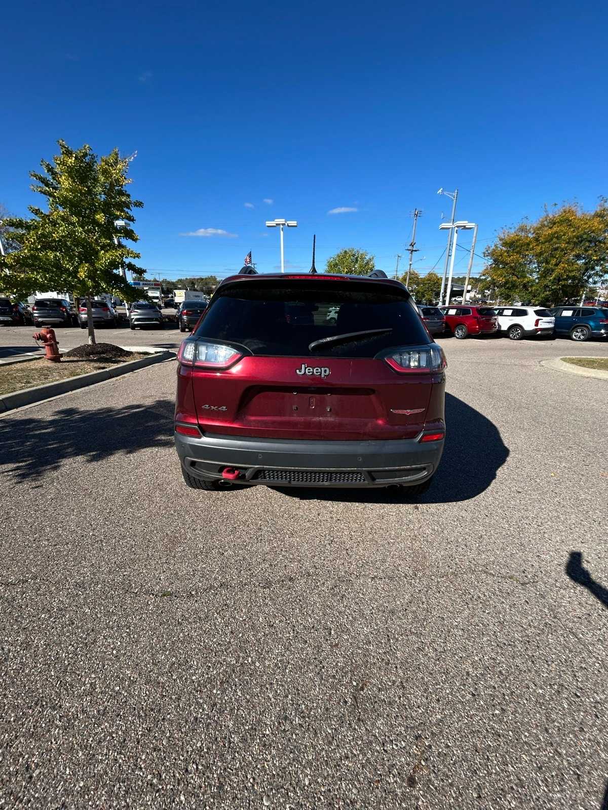 Thumbnail: 2019 Jeep Cherokee - 20
