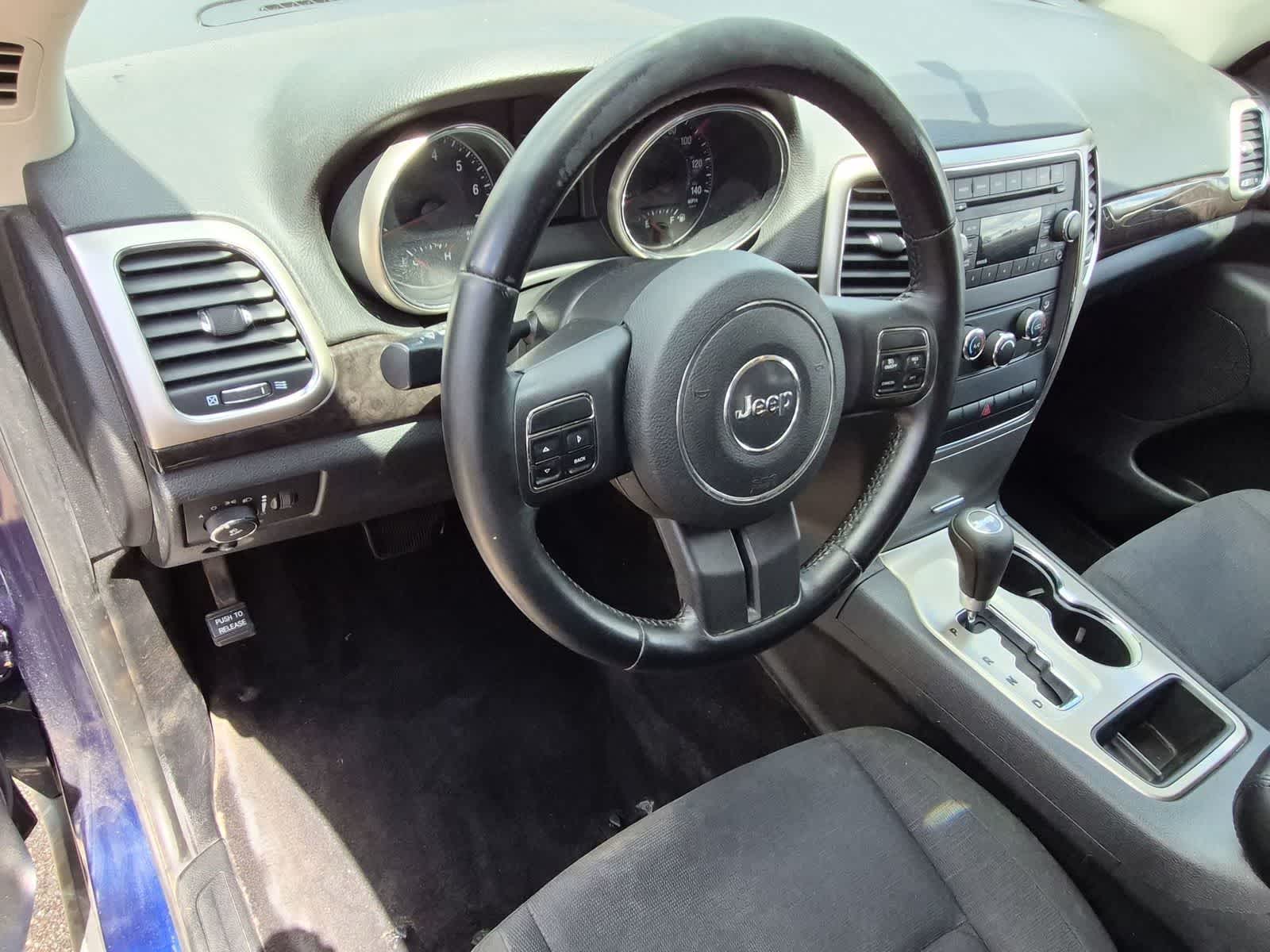 Thumbnail: 2012 Jeep Grand Cherokee - 10