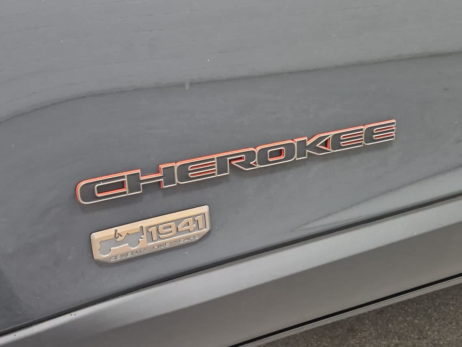 Thumbnail: 2017 Jeep Cherokee - 20