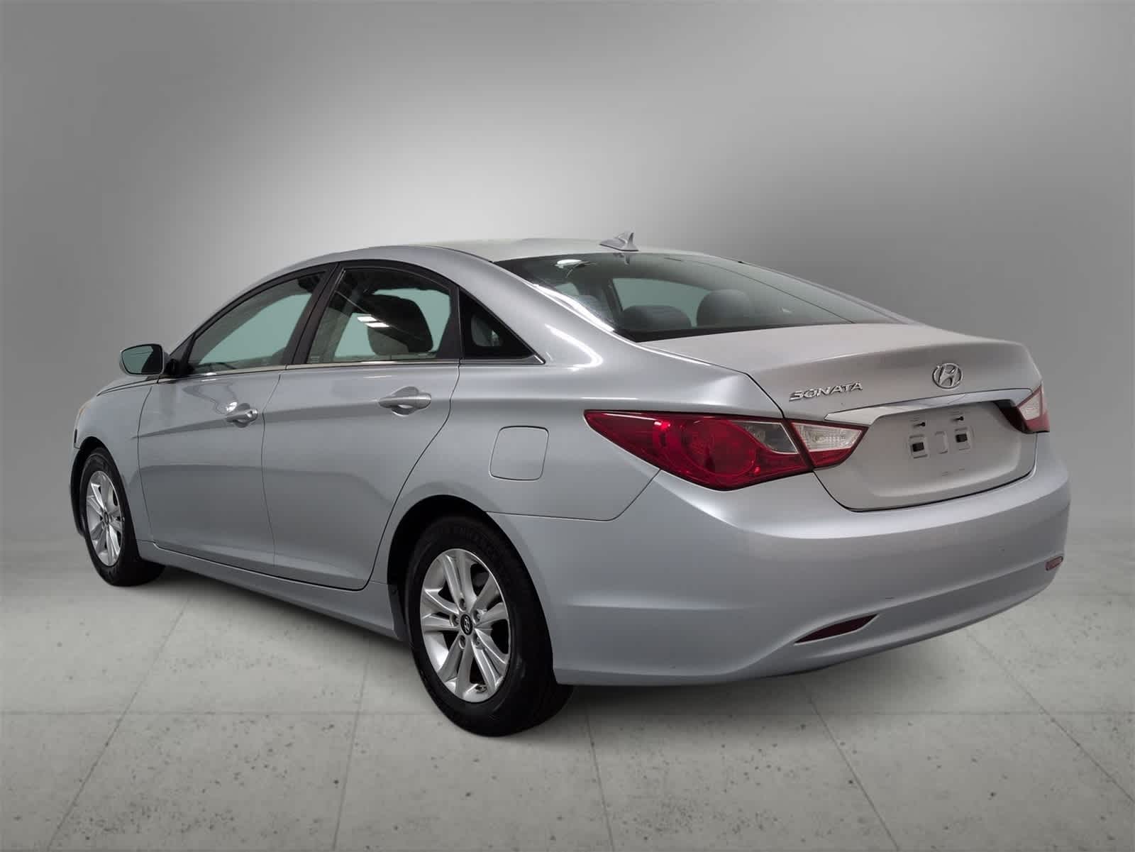 Thumbnail: 2013 Hyundai Sonata - 6
