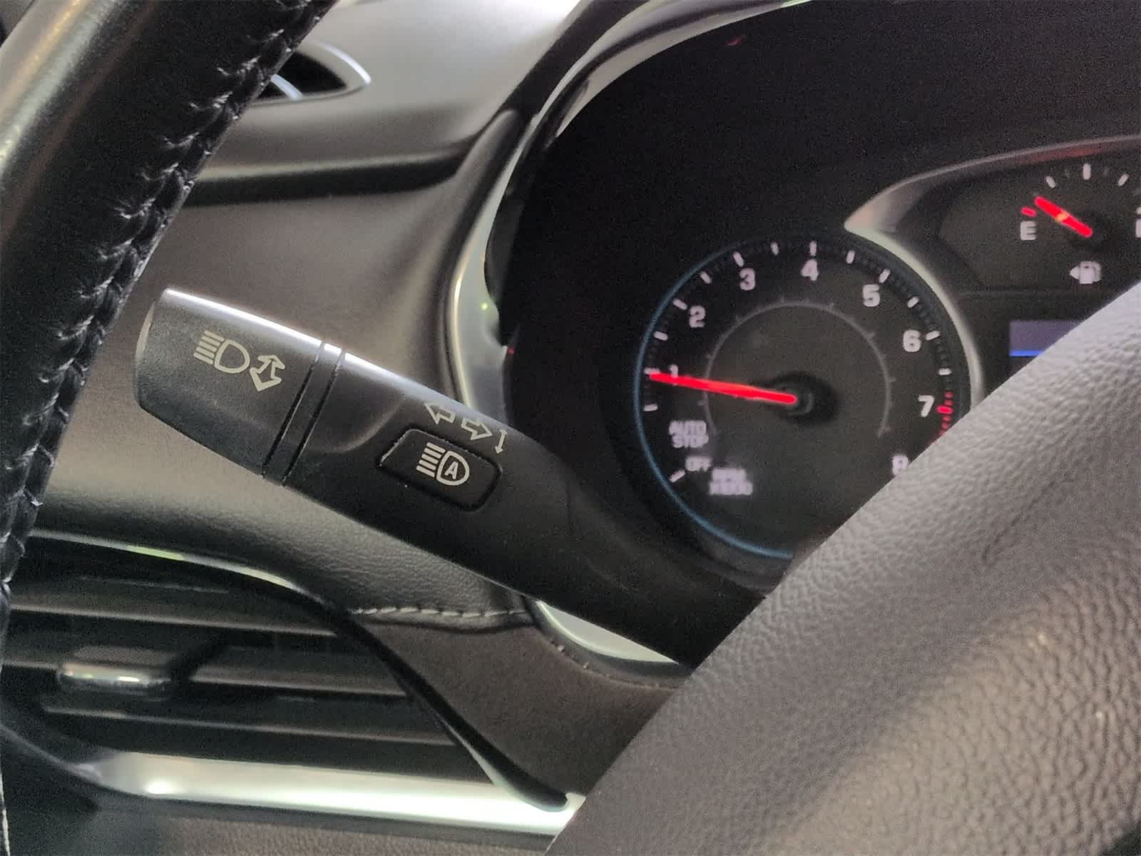 Thumbnail: 2020 Chevrolet Traverse - 29