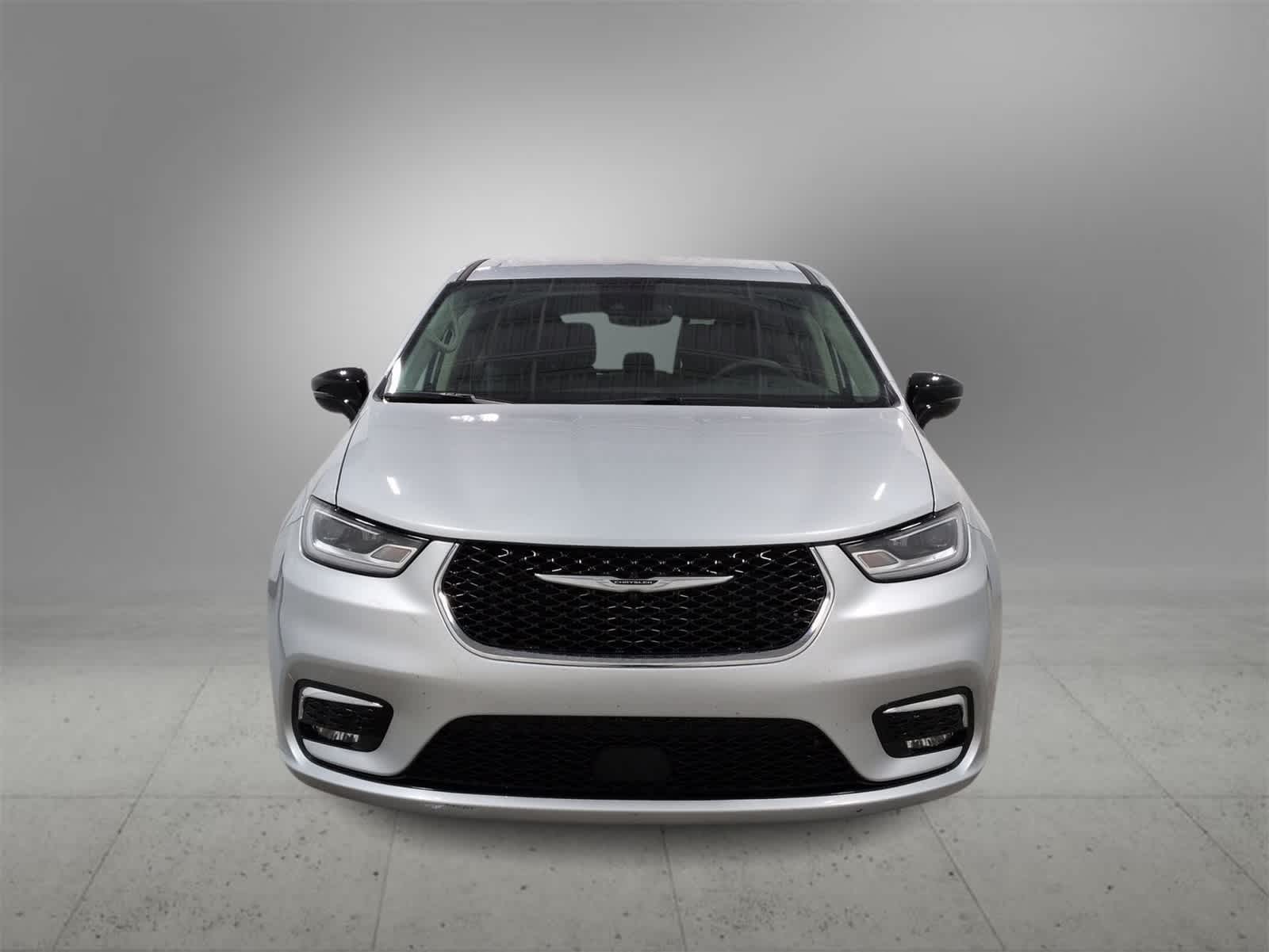 Thumbnail: 2024 Chrysler Pacifica - 3