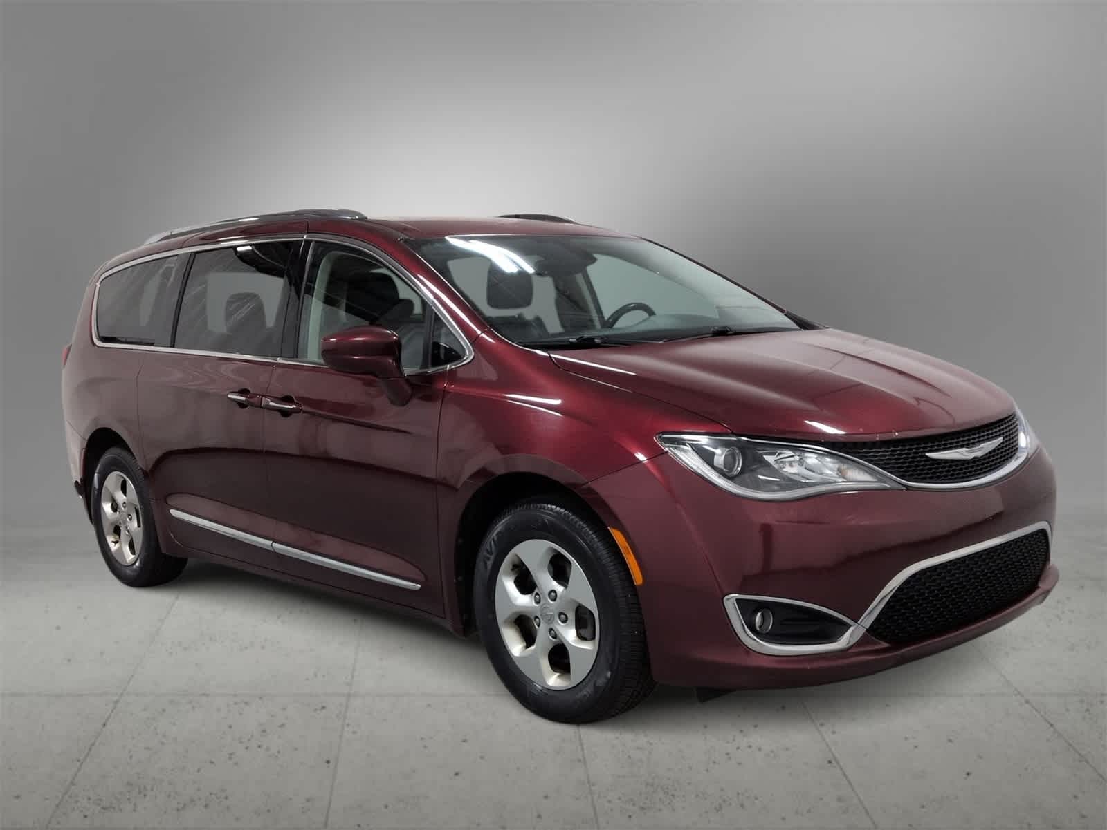 Thumbnail: 2017 Chrysler Pacifica - 2