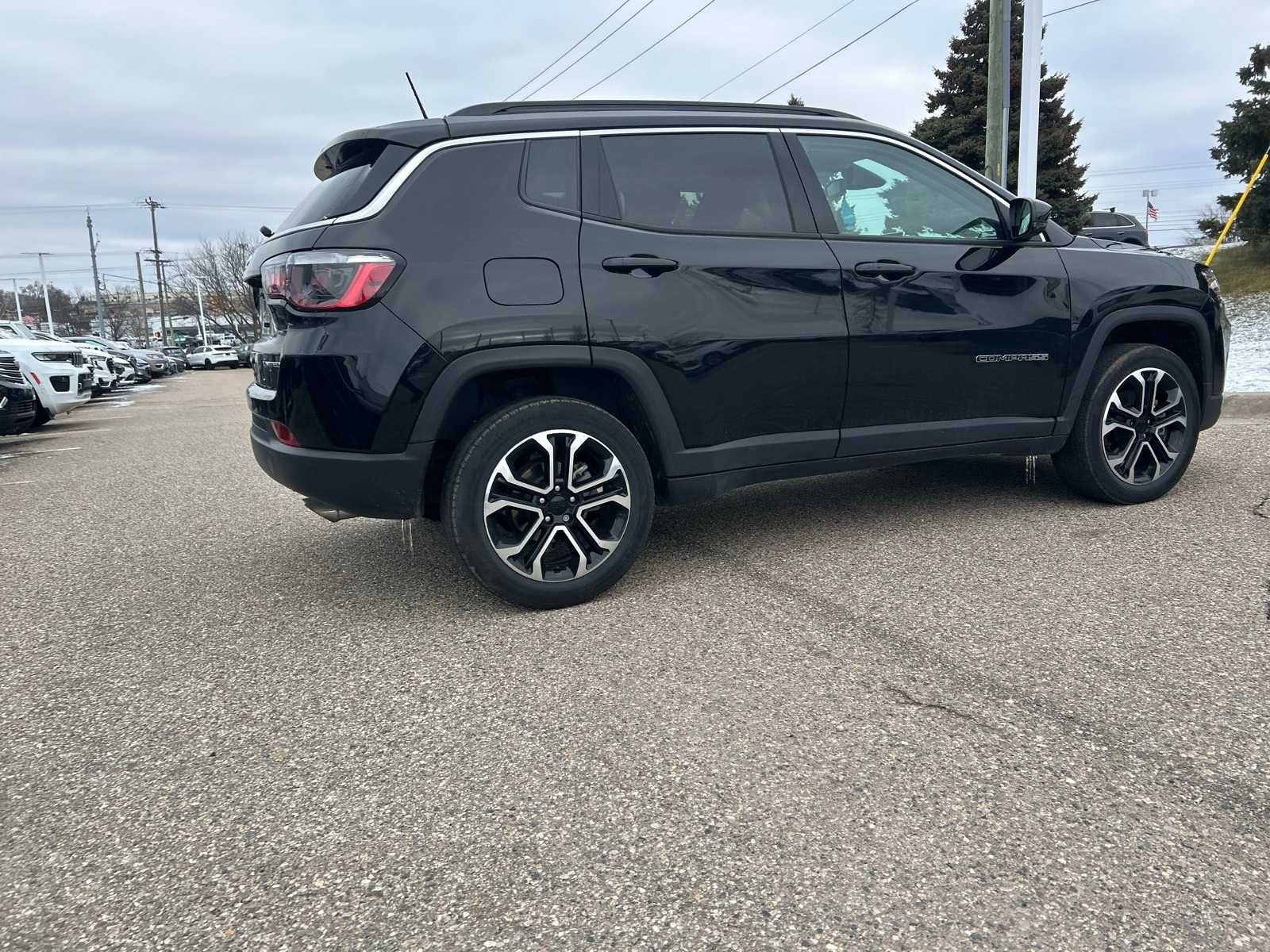 Thumbnail: 2022 Jeep Compass - 14