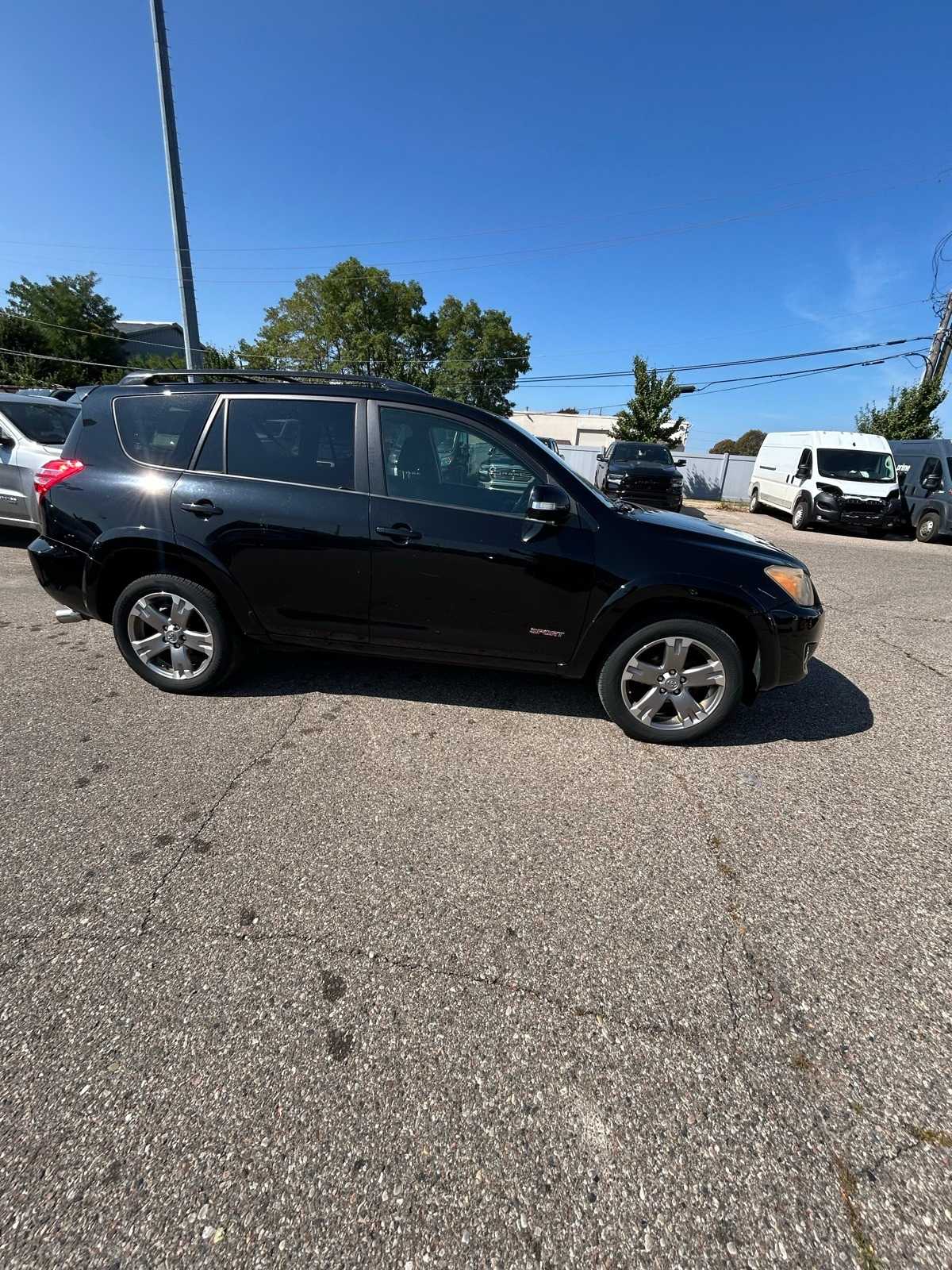 Thumbnail: 2010 Toyota RAV4 - 11