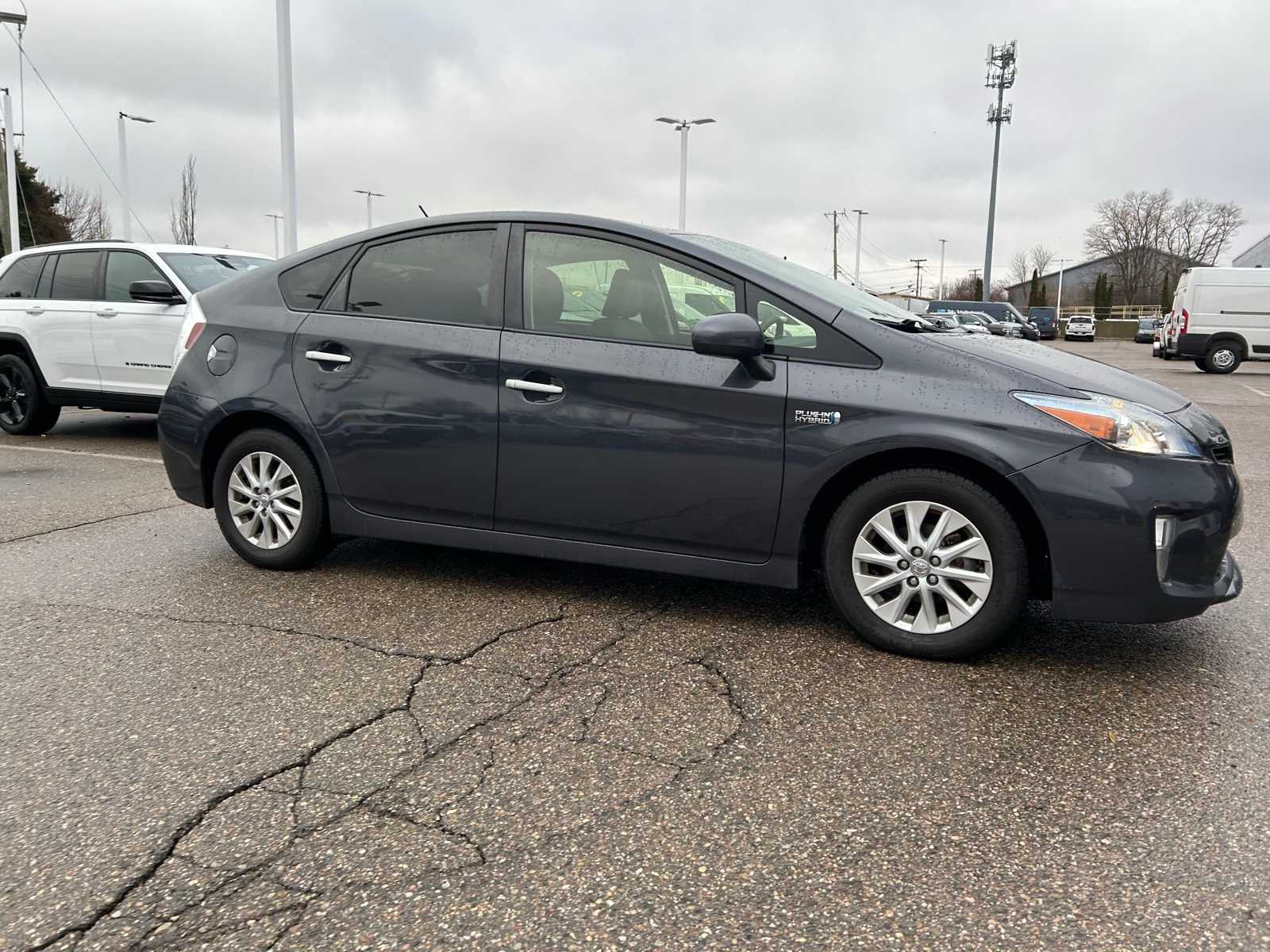 Thumbnail: 2015 Toyota Prius - 12