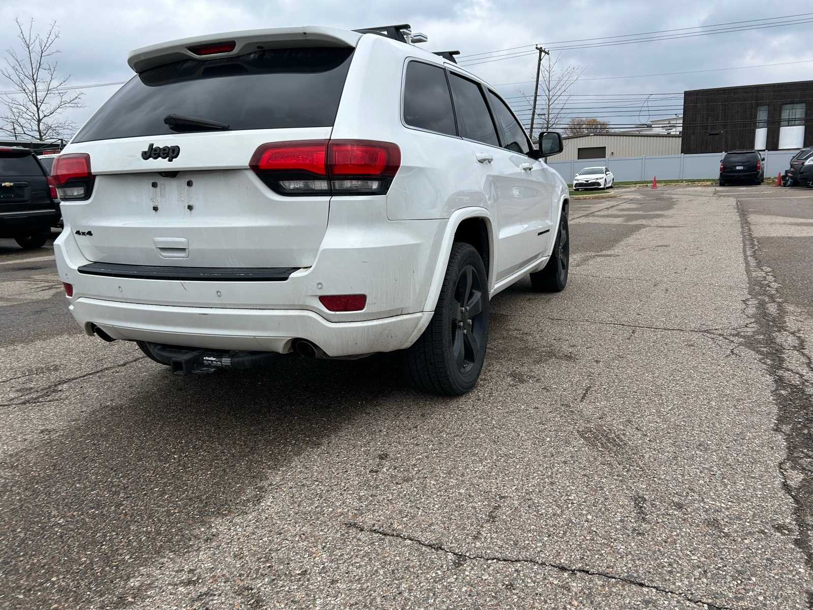 Thumbnail: 2015 Jeep Grand Cherokee - 11