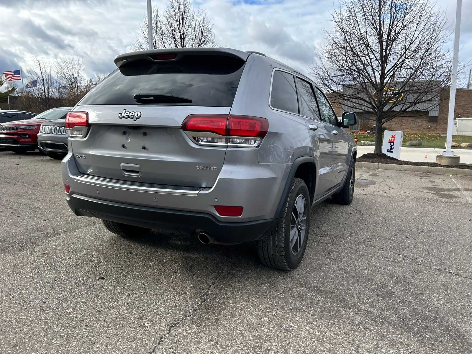 Thumbnail: 2020 Jeep Grand Cherokee - 16