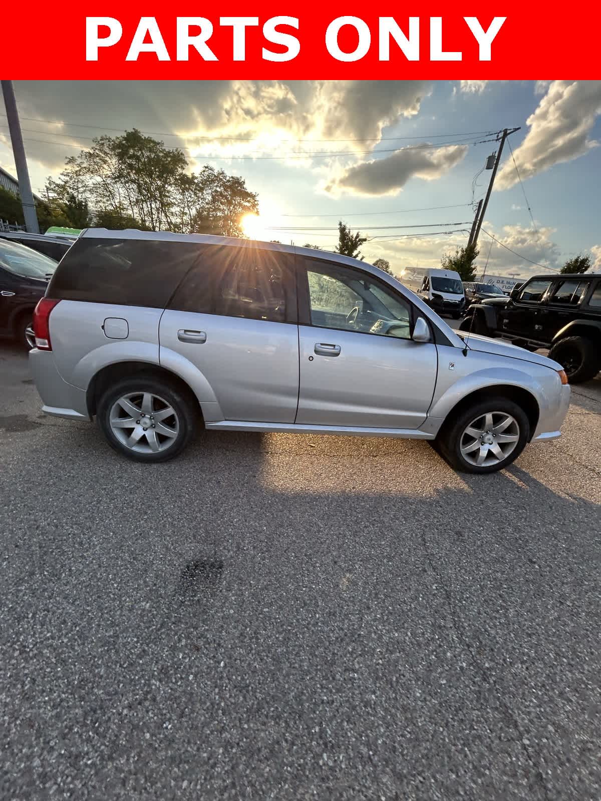 Thumbnail: 2005 Saturn VUE - 13