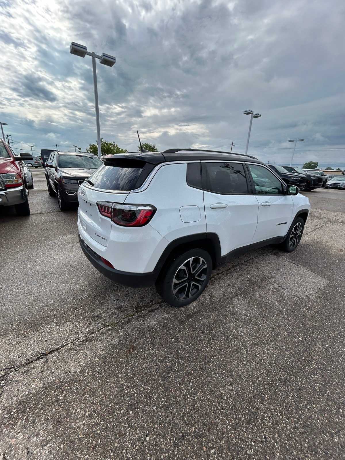 Thumbnail: 2022 Jeep Compass - 15
