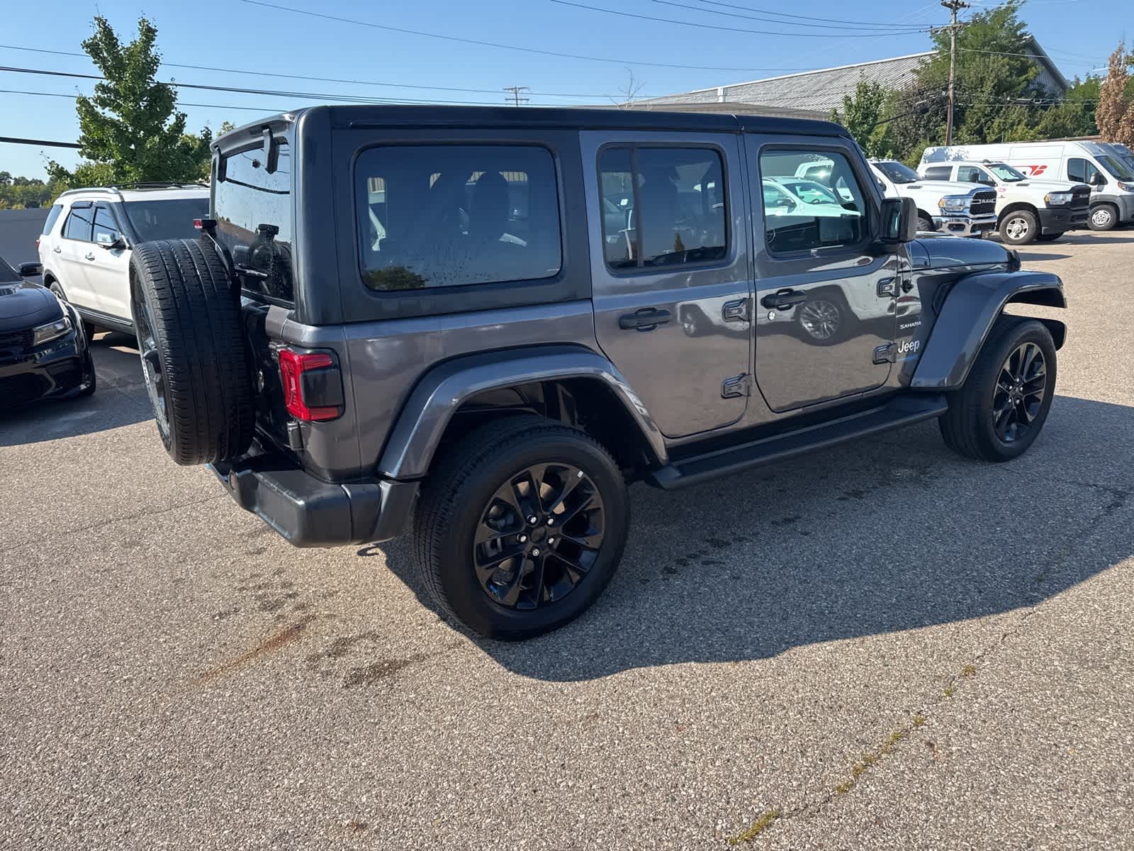 Thumbnail: 2022 Jeep Wrangler - 12
