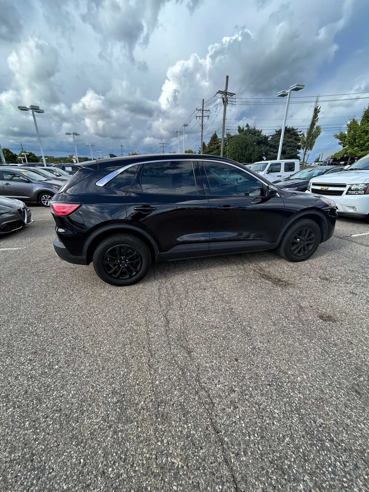 Thumbnail: 2021 Ford Escape - 11