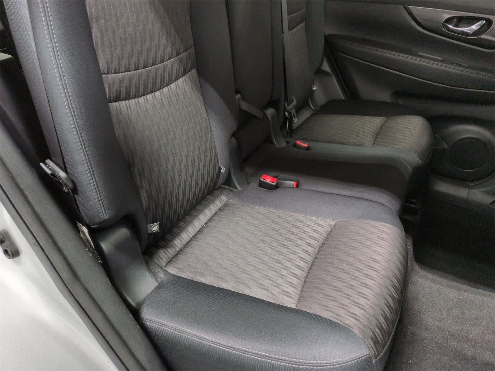 Thumbnail: 2017 Nissan Rogue - 21