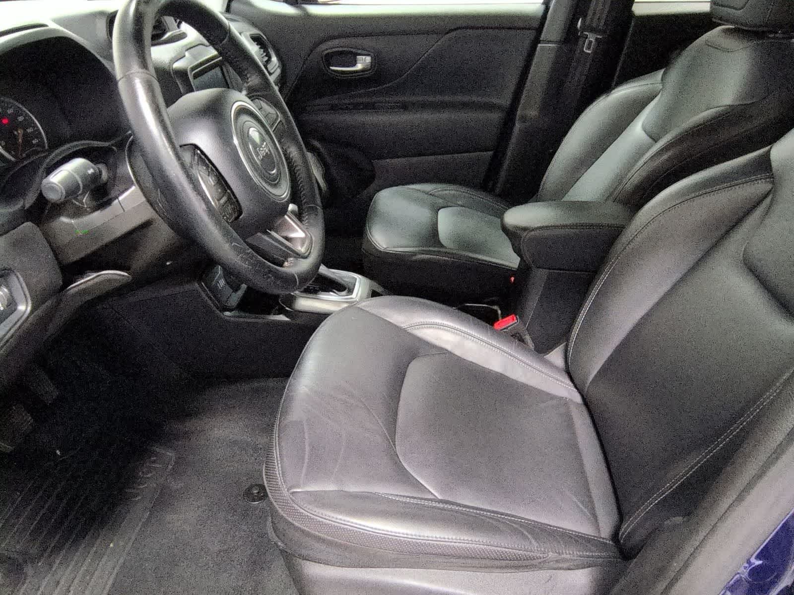 Thumbnail: 2020 Jeep Renegade - 17