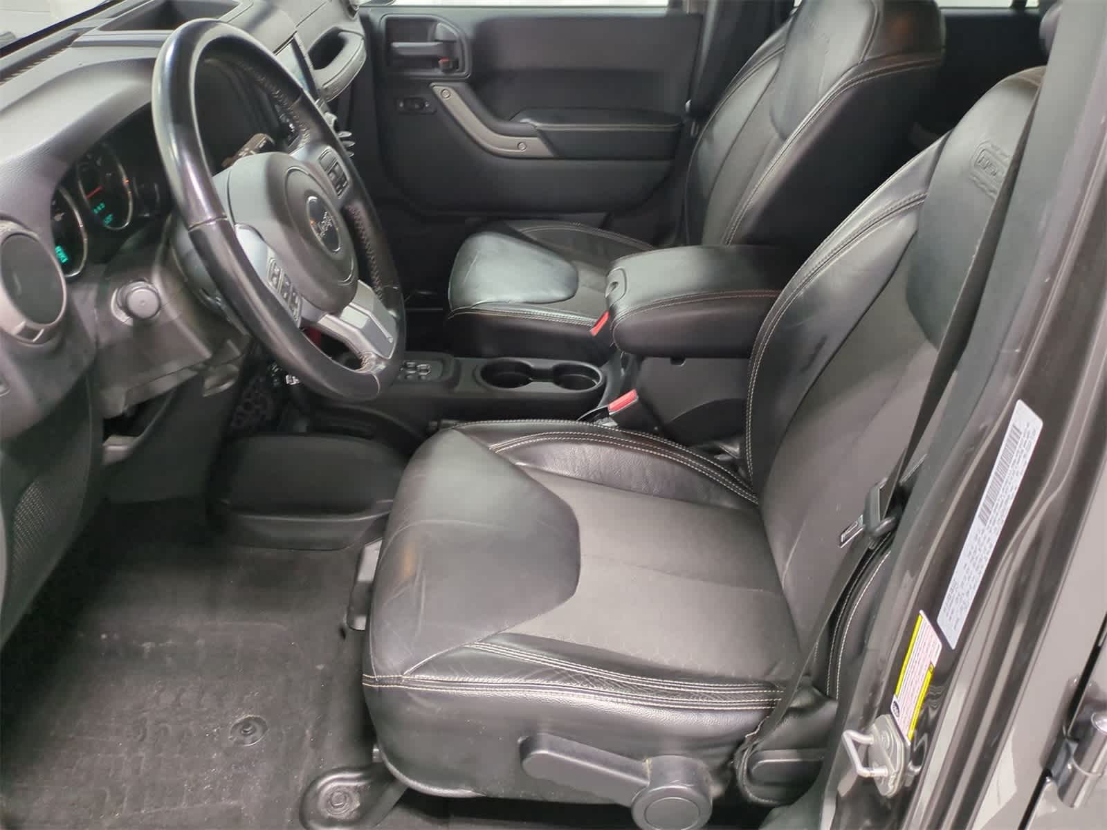 Thumbnail: 2018 Jeep Wrangler - 16