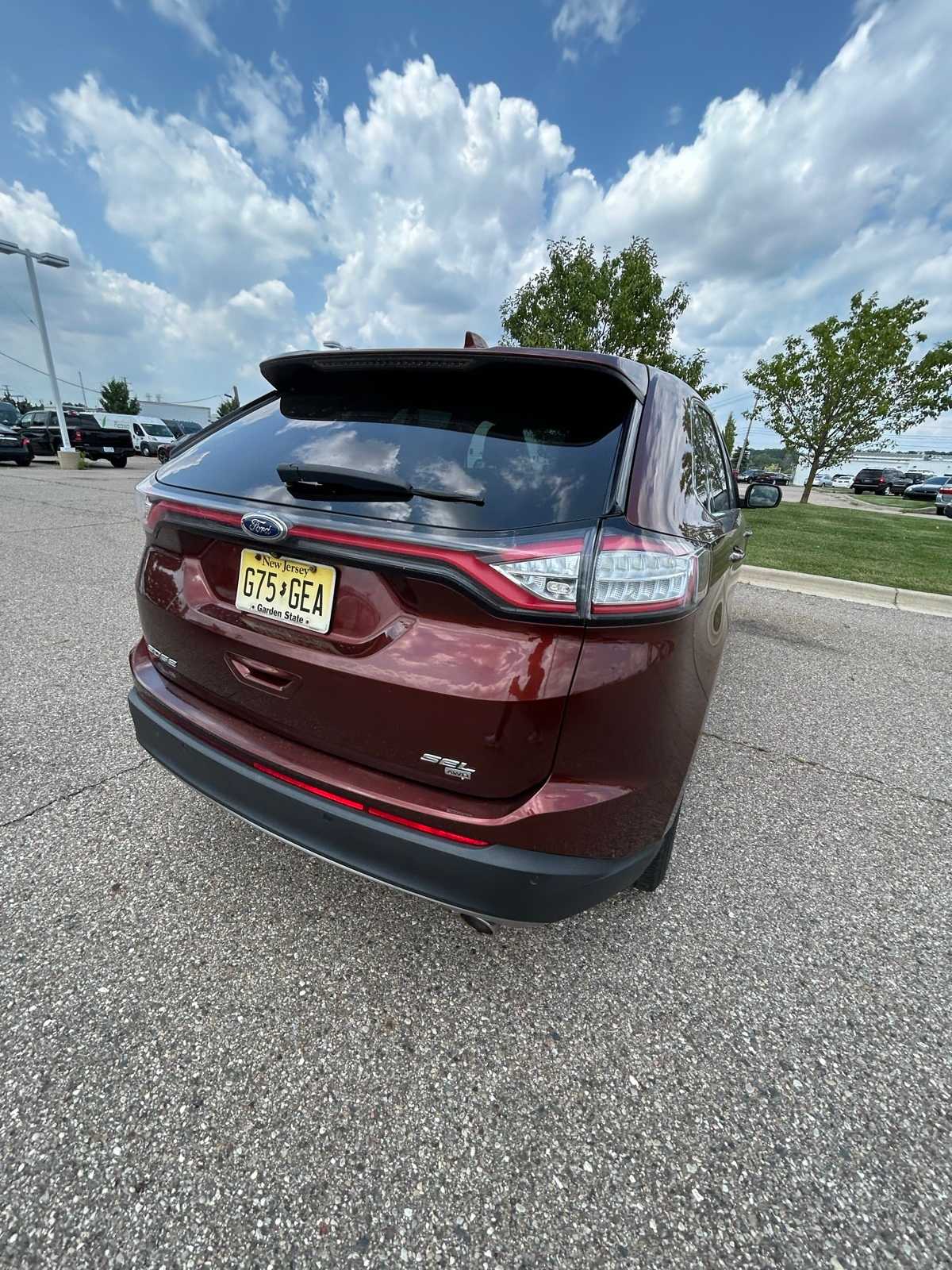 Thumbnail: 2015 Ford Edge - 18