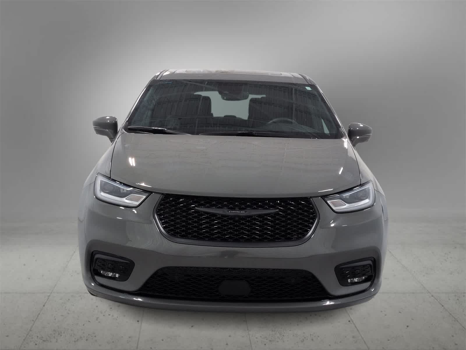 2022 Chrysler Pacifica Hybrid Limited photo 3