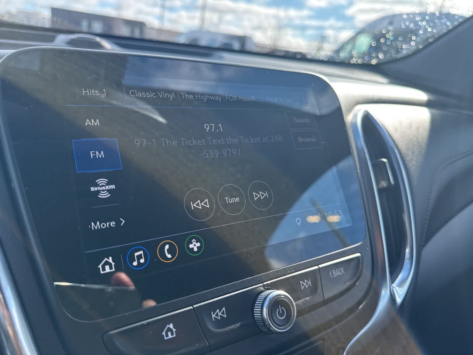 Thumbnail: 2021 Chevrolet Equinox - 25