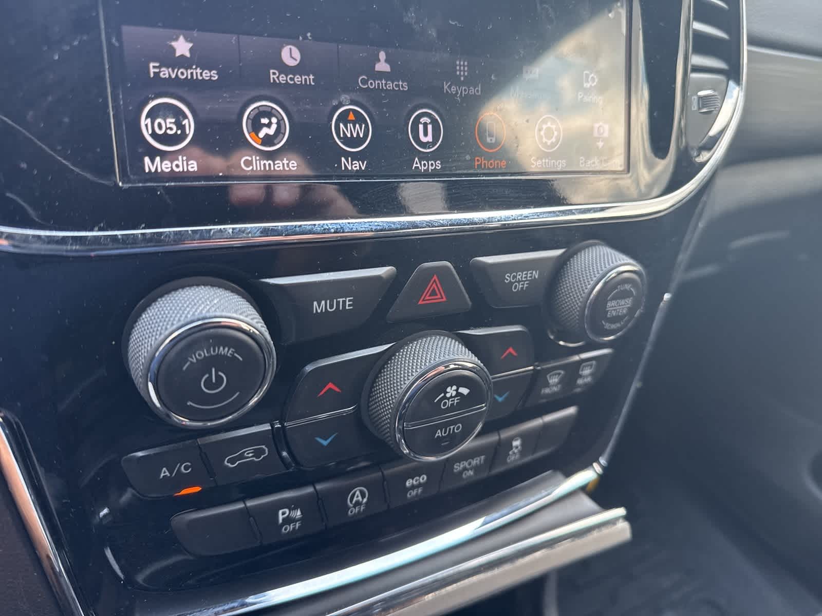 Thumbnail: 2020 Jeep Grand Cherokee - 36