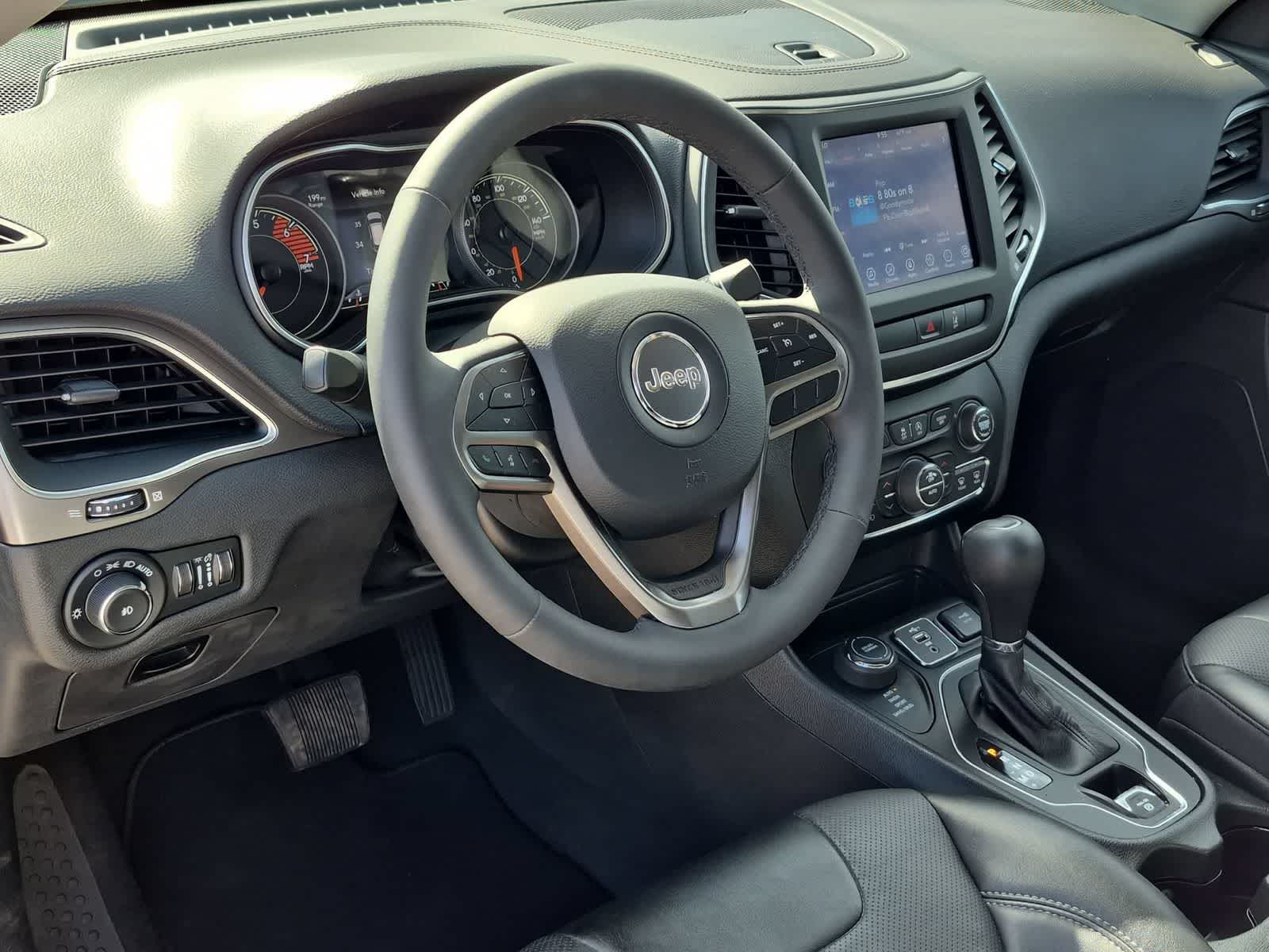 Thumbnail: 2022 Jeep Cherokee - 10