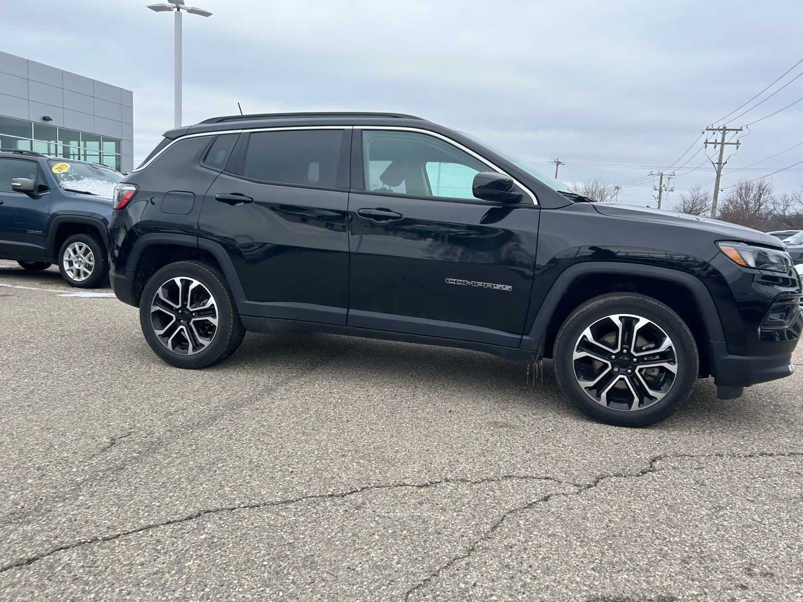 Thumbnail: 2022 Jeep Compass - 12