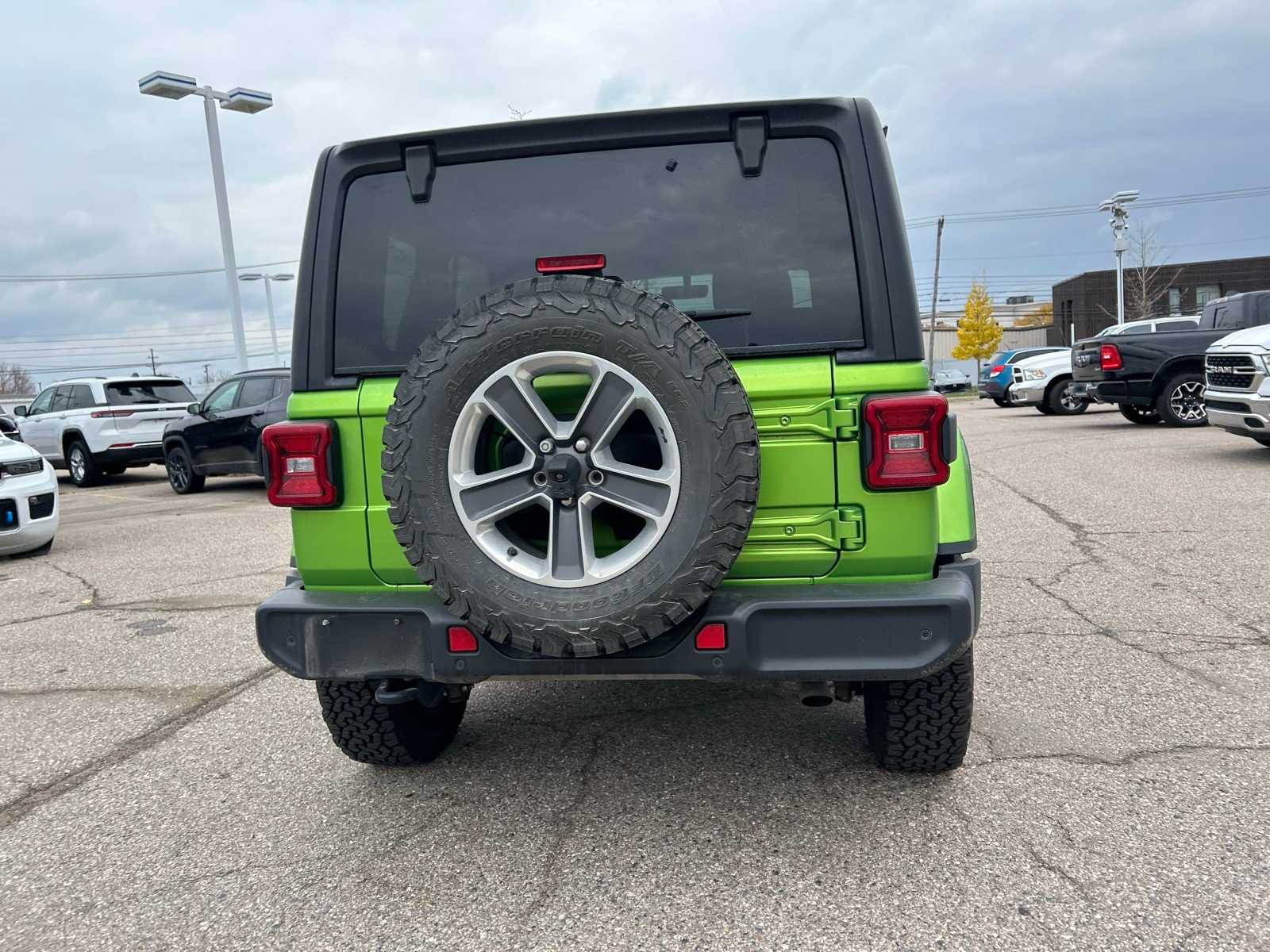 Thumbnail: 2018 Jeep Wrangler - 16