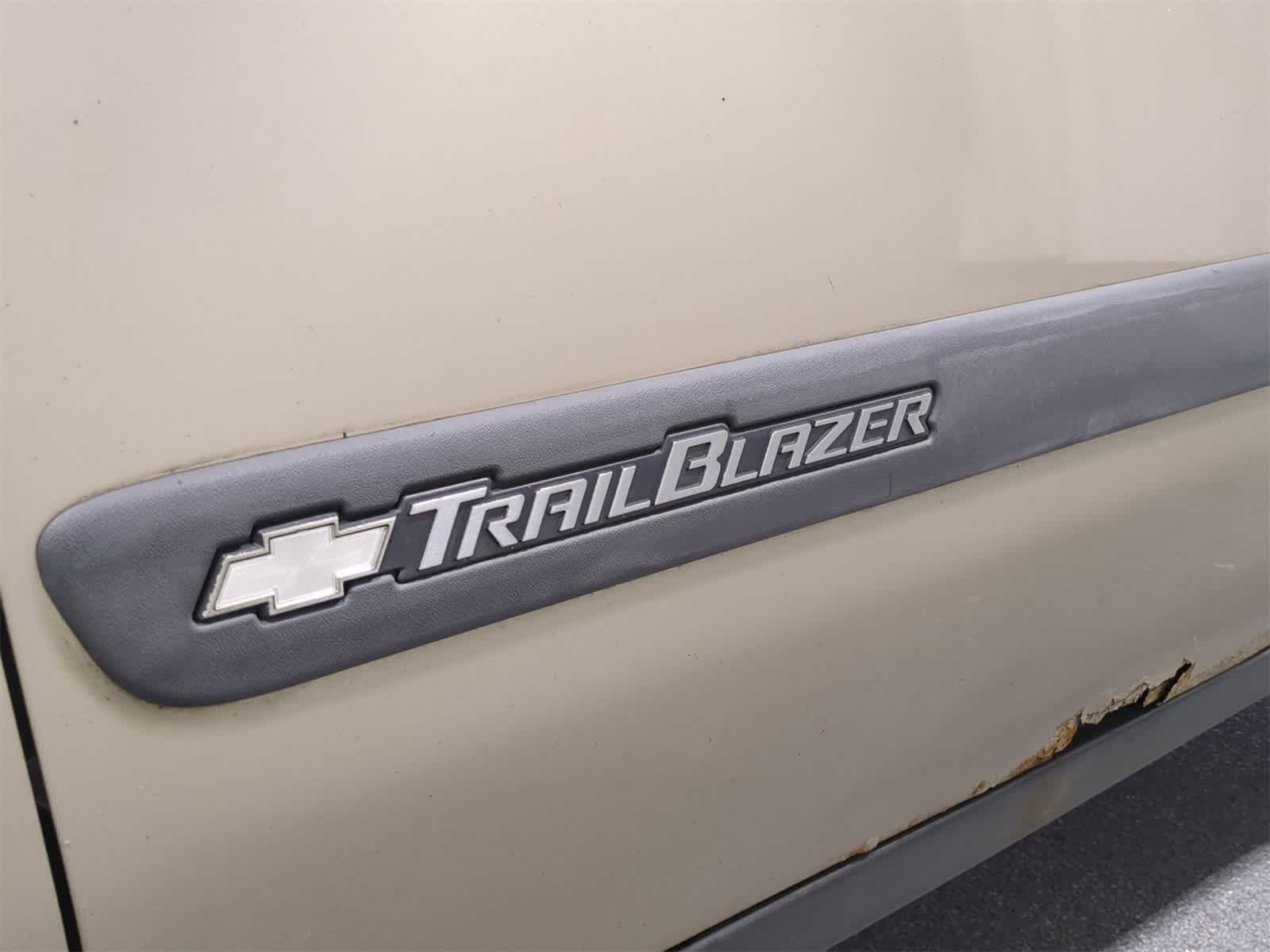 Thumbnail: 2004 Chevrolet TrailBlazer - 13