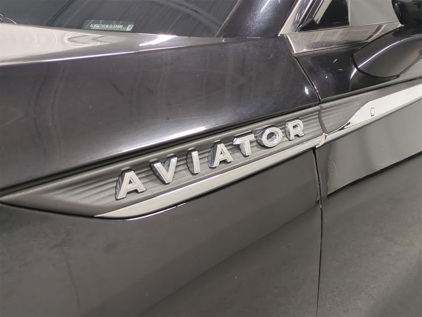 Thumbnail: 2020 Lincoln Aviator - 13