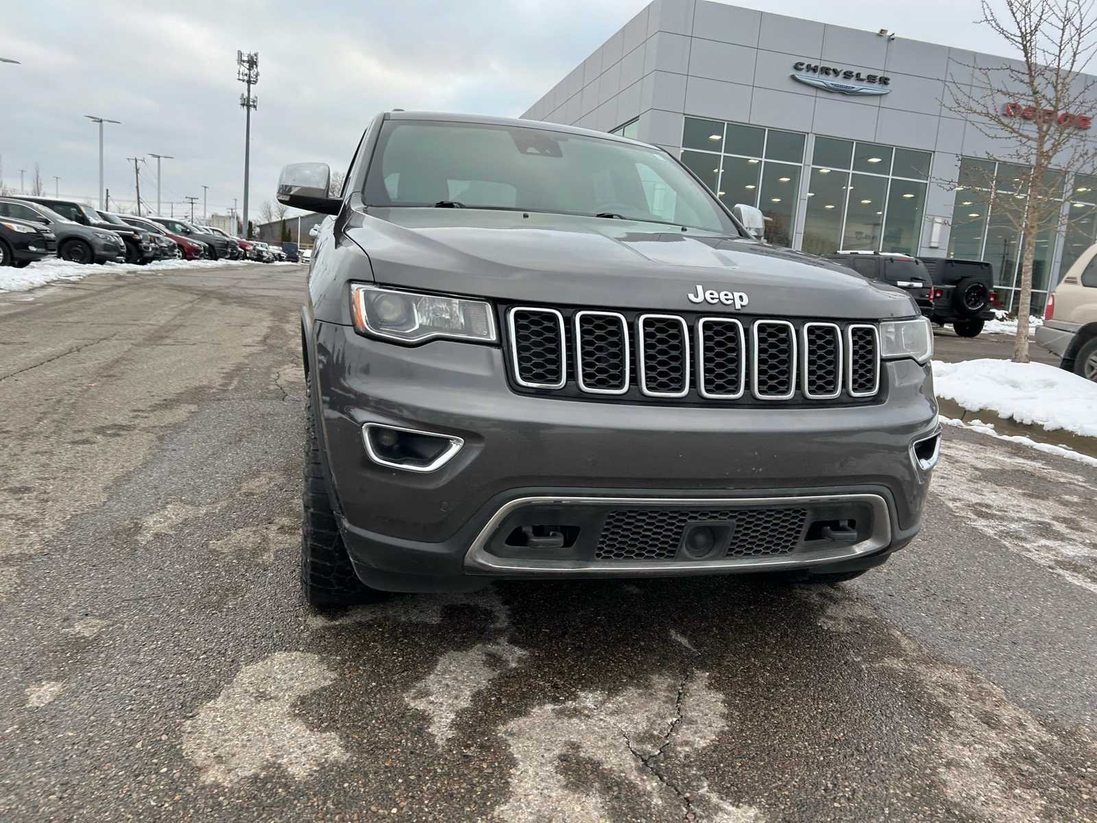 Thumbnail: 2020 Jeep Grand Cherokee - 3