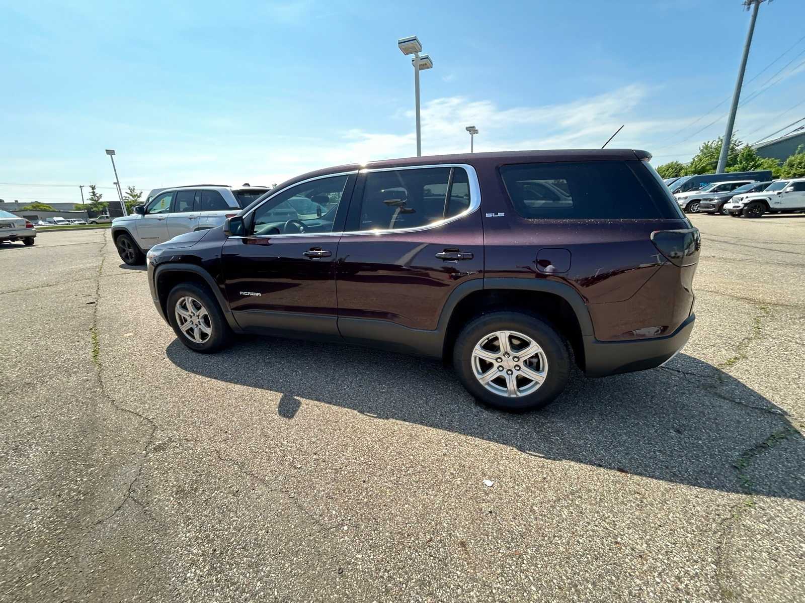 2017 GMC Acadia SLE 25