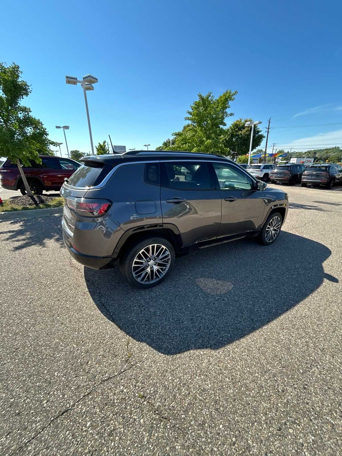 Thumbnail: 2022 Jeep Compass - 14