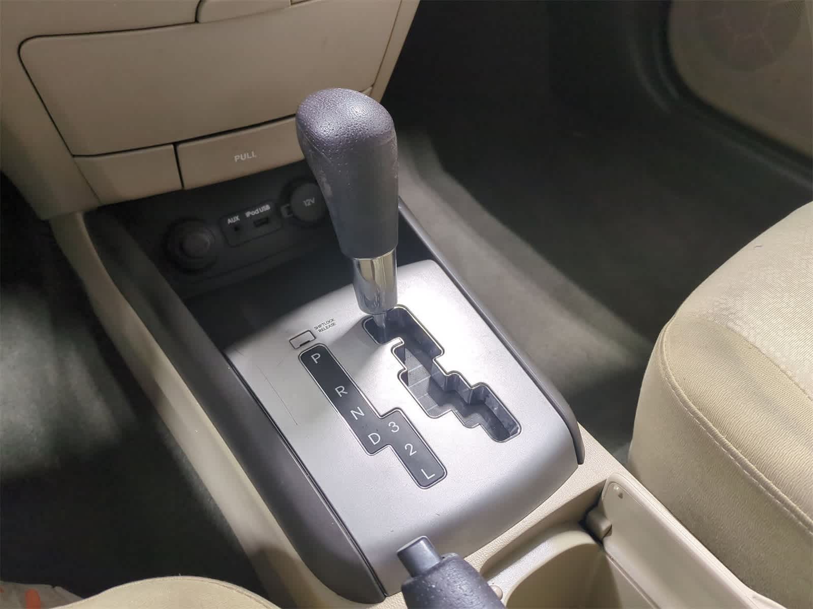 Thumbnail: 2010 Hyundai Elantra - 29