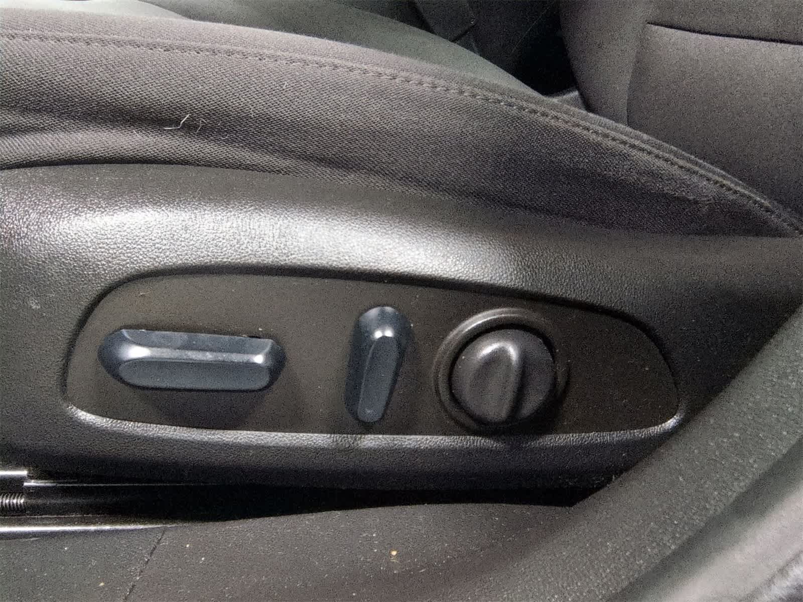 Thumbnail: 2023 Chevrolet Malibu - 18