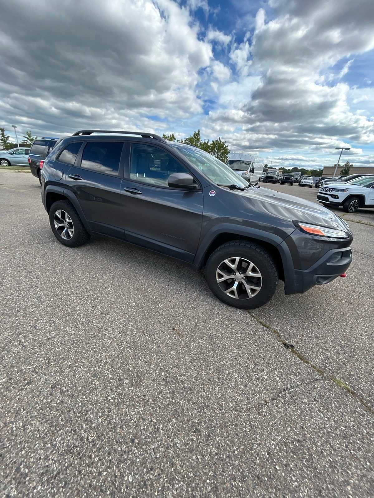 Thumbnail: 2015 Jeep Cherokee - 9