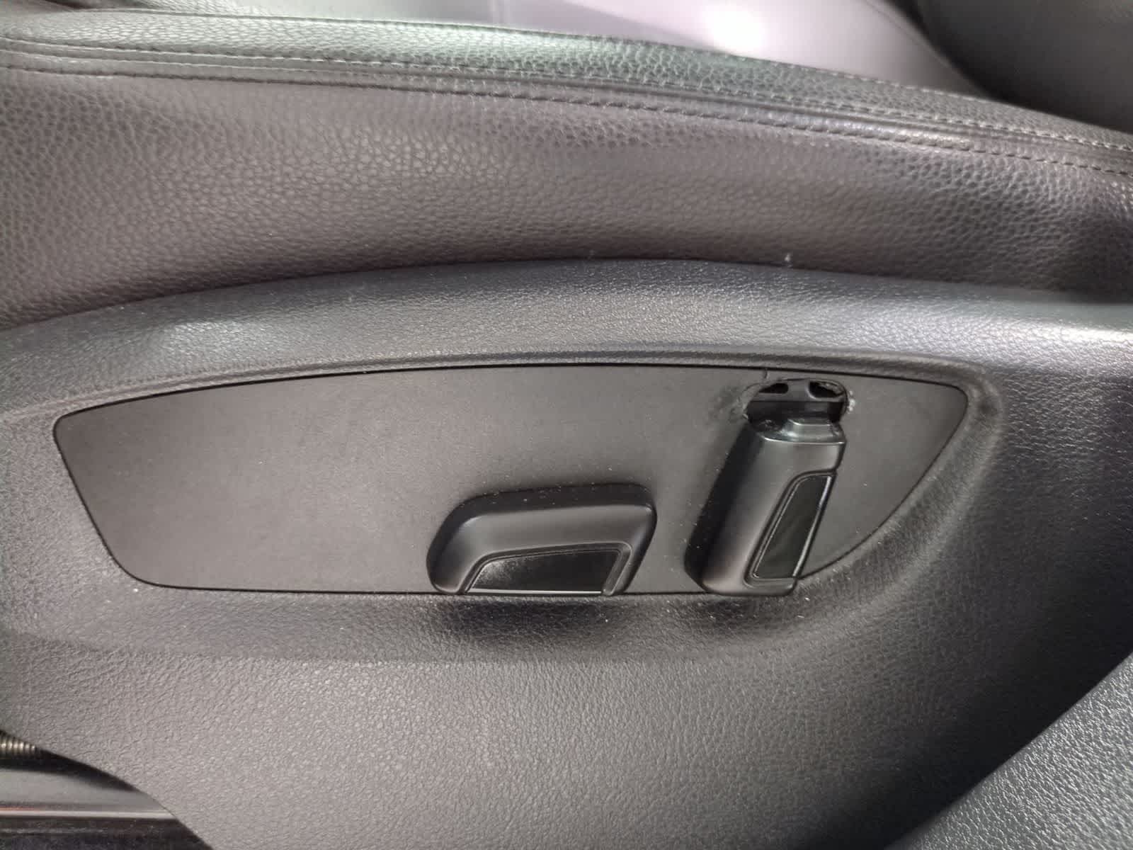 Thumbnail: 2014 Volkswagen Touareg - 18