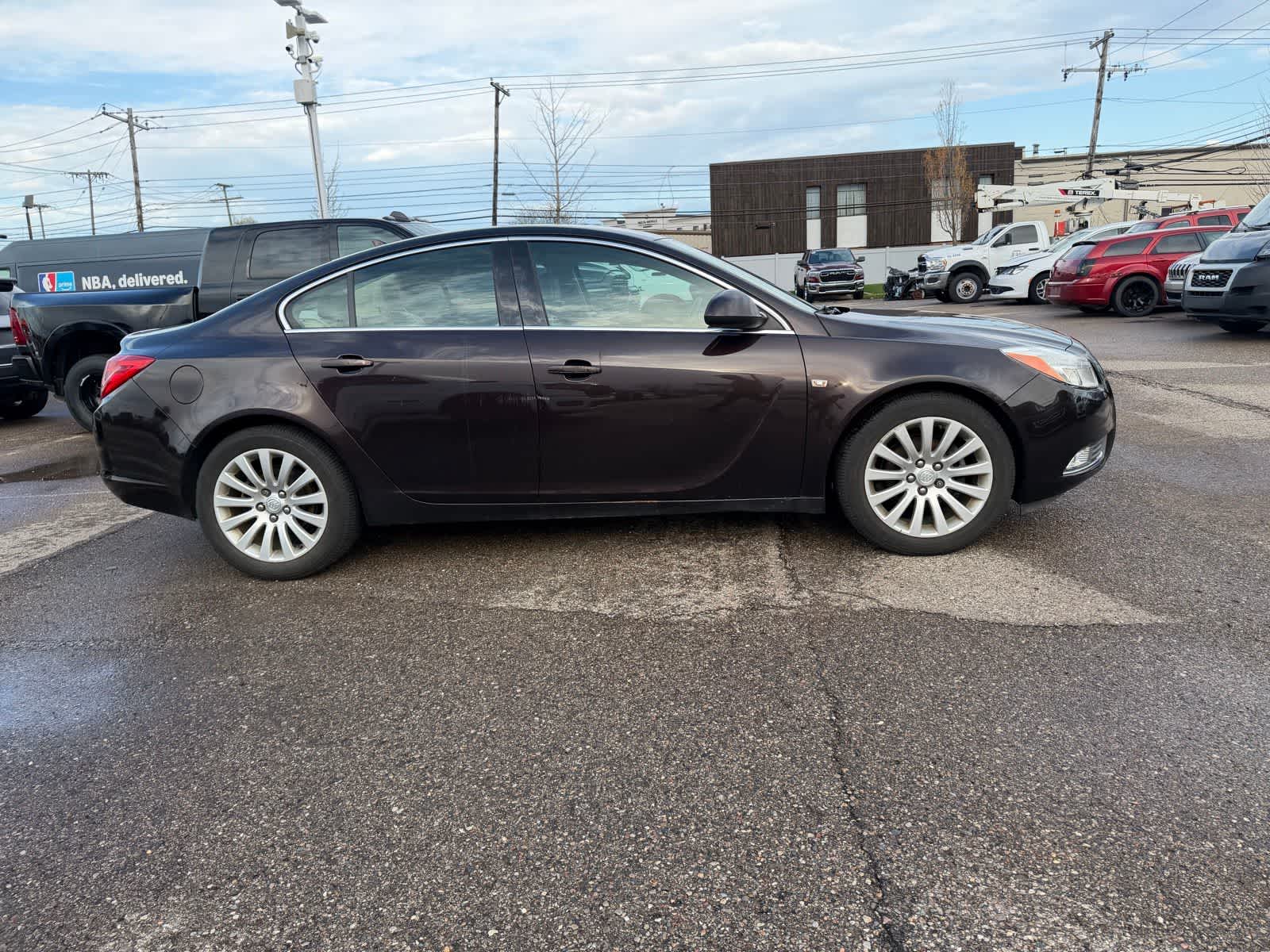 Thumbnail: 2011 Buick Regal - 13