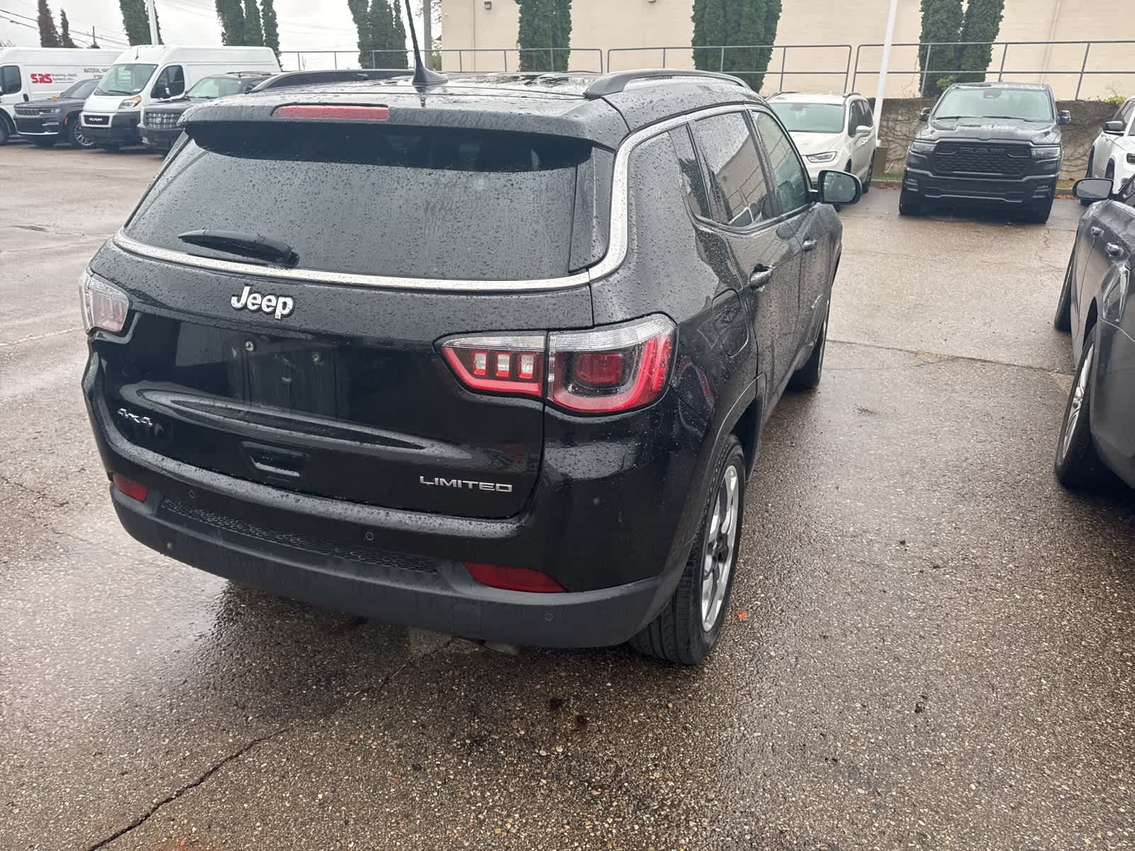 Thumbnail: 2021 Jeep Compass - 12