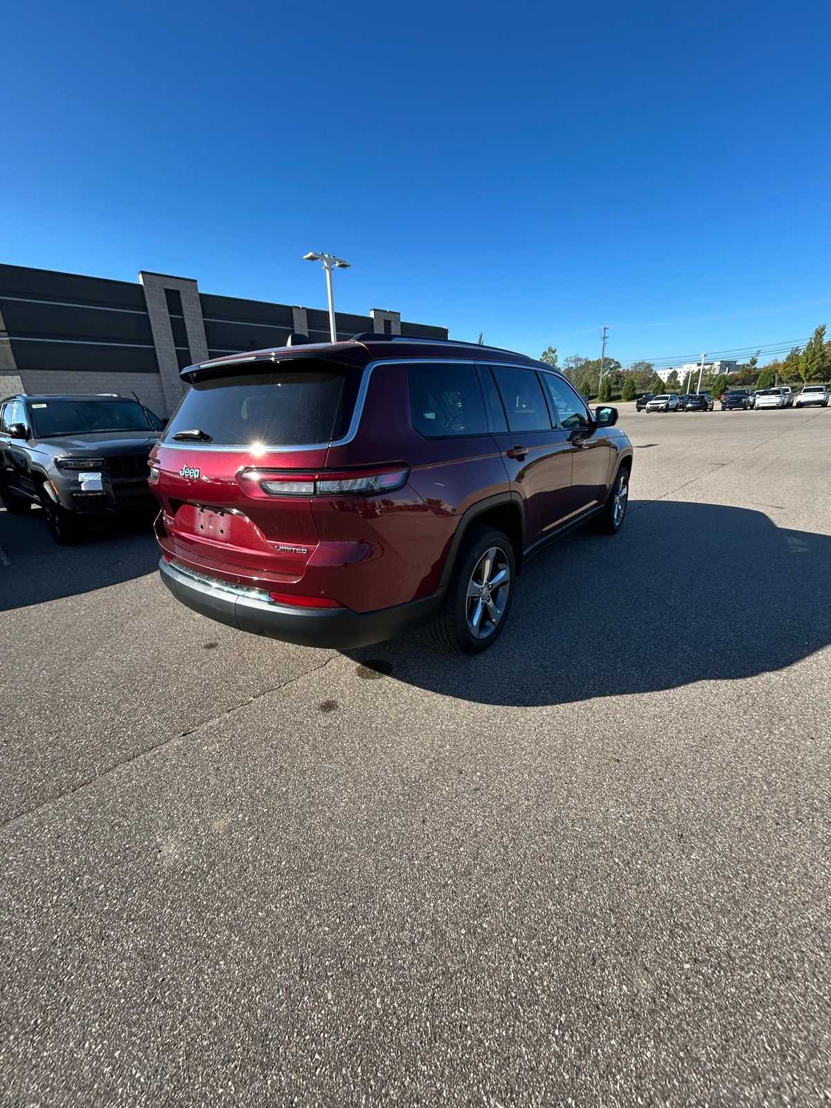 Thumbnail: 2021 Jeep Grand Cherokee L - 15