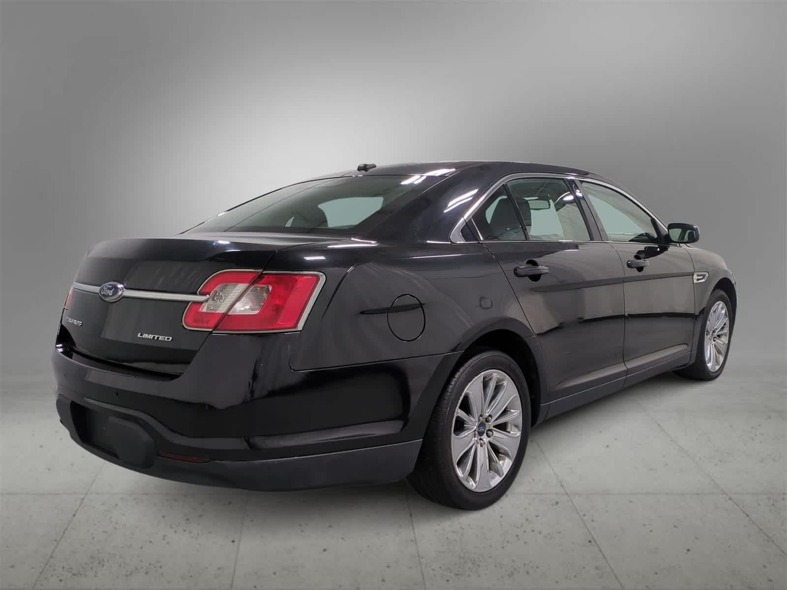 Thumbnail: 2010 Ford Taurus - 8