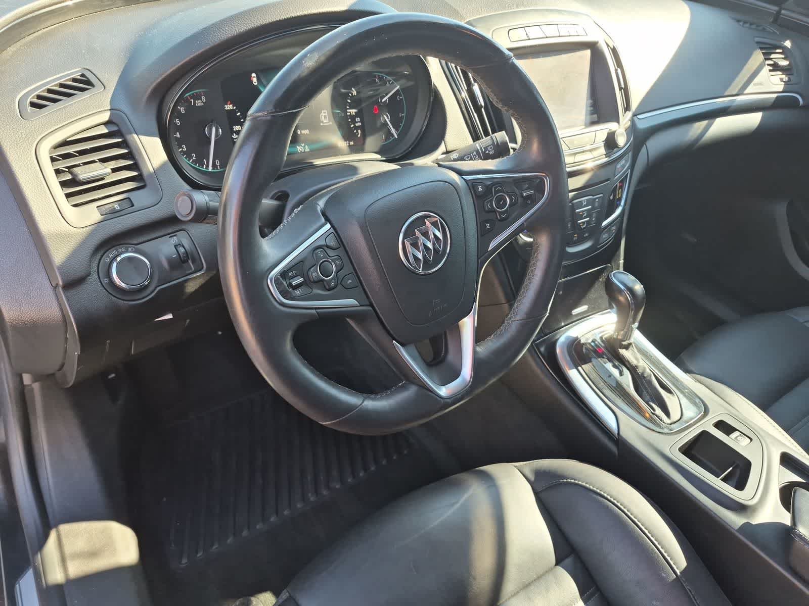 Thumbnail: 2016 Buick Regal - 10