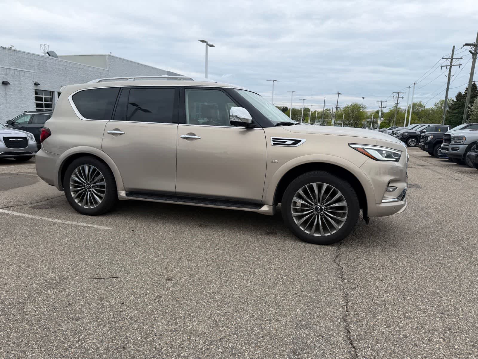 Thumbnail: 2019 INFINITI QX80 - 15