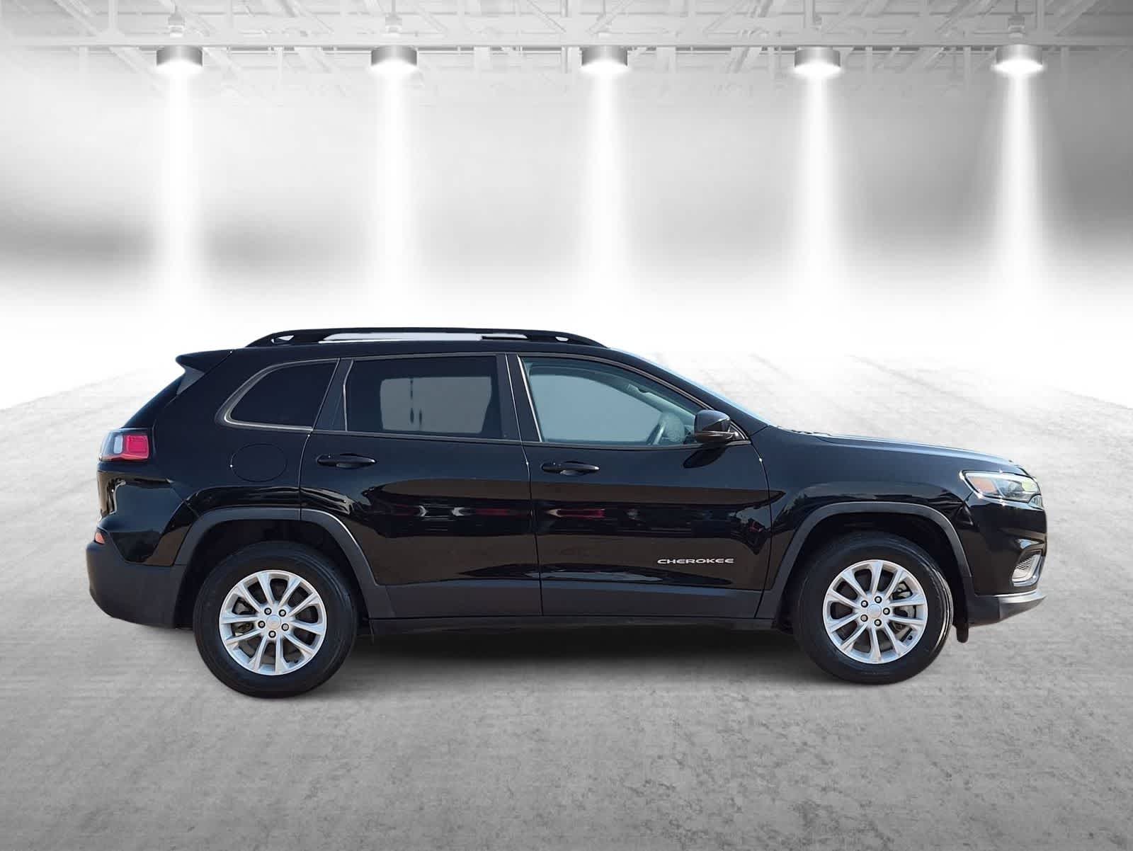Thumbnail: 2022 Jeep Cherokee - 9