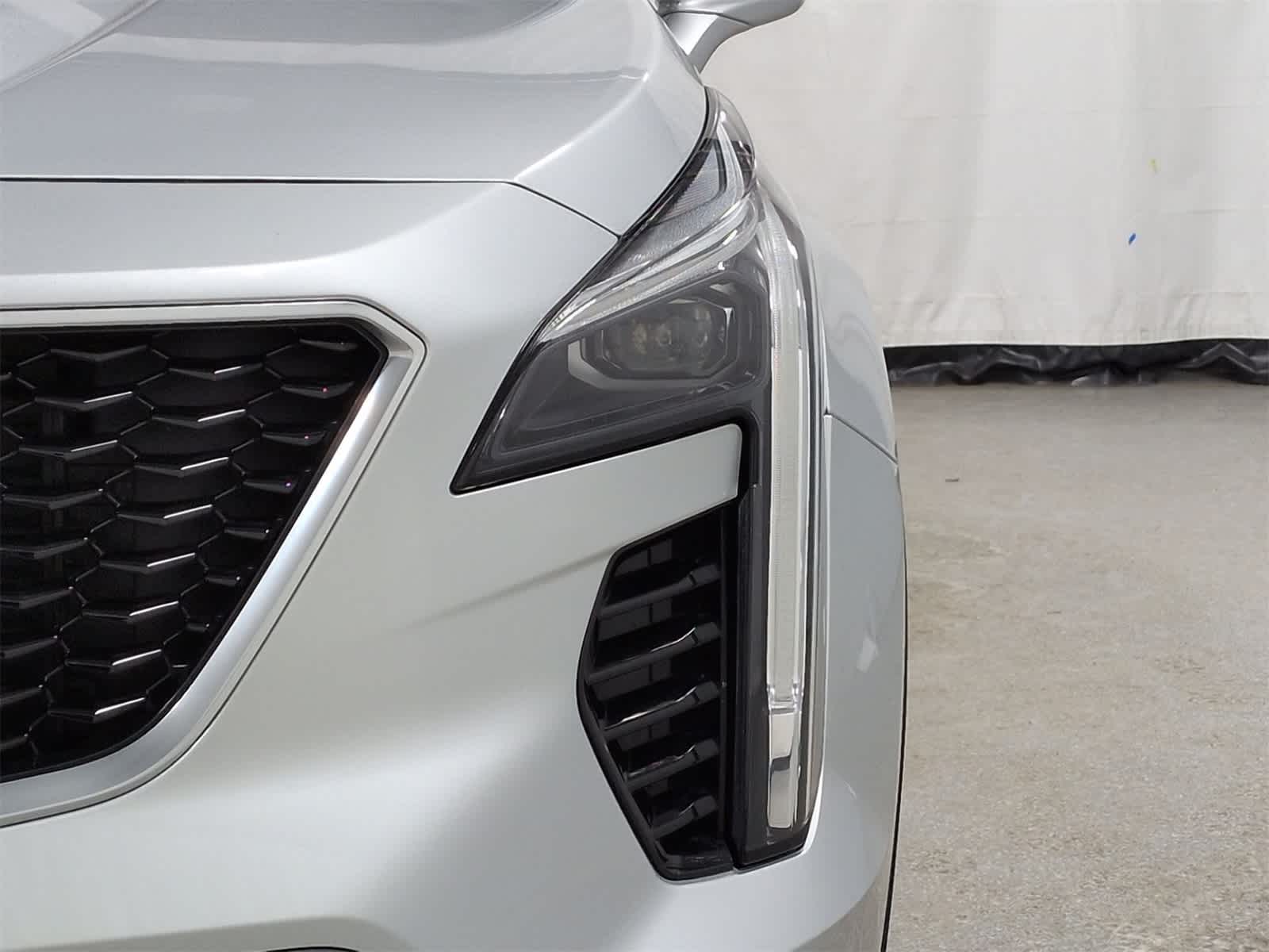 Thumbnail: 2022 Cadillac XT4 - 11