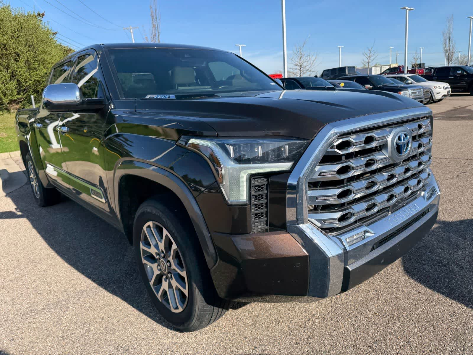 Thumbnail: 2022 Toyota Tundra - 10