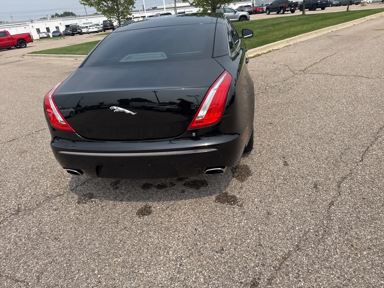 Thumbnail: 2011 Jaguar XJ - 16