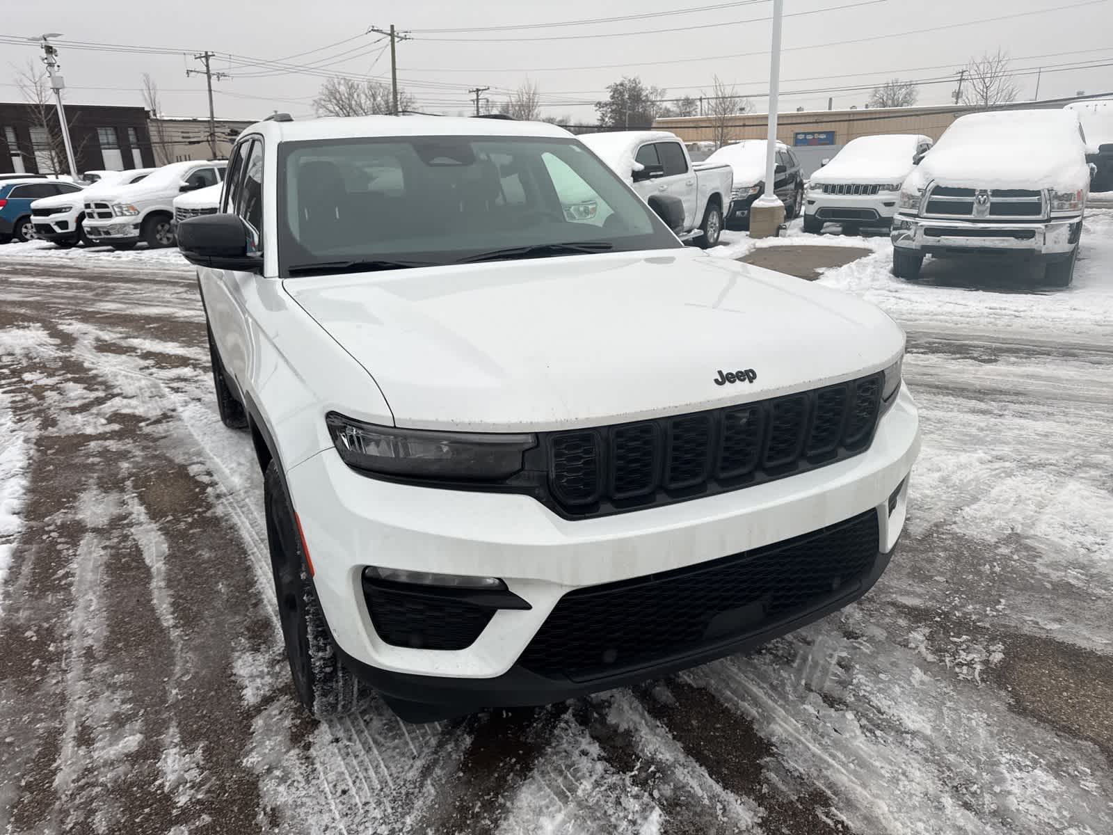 Thumbnail: 2023 Jeep Grand Cherokee - 4